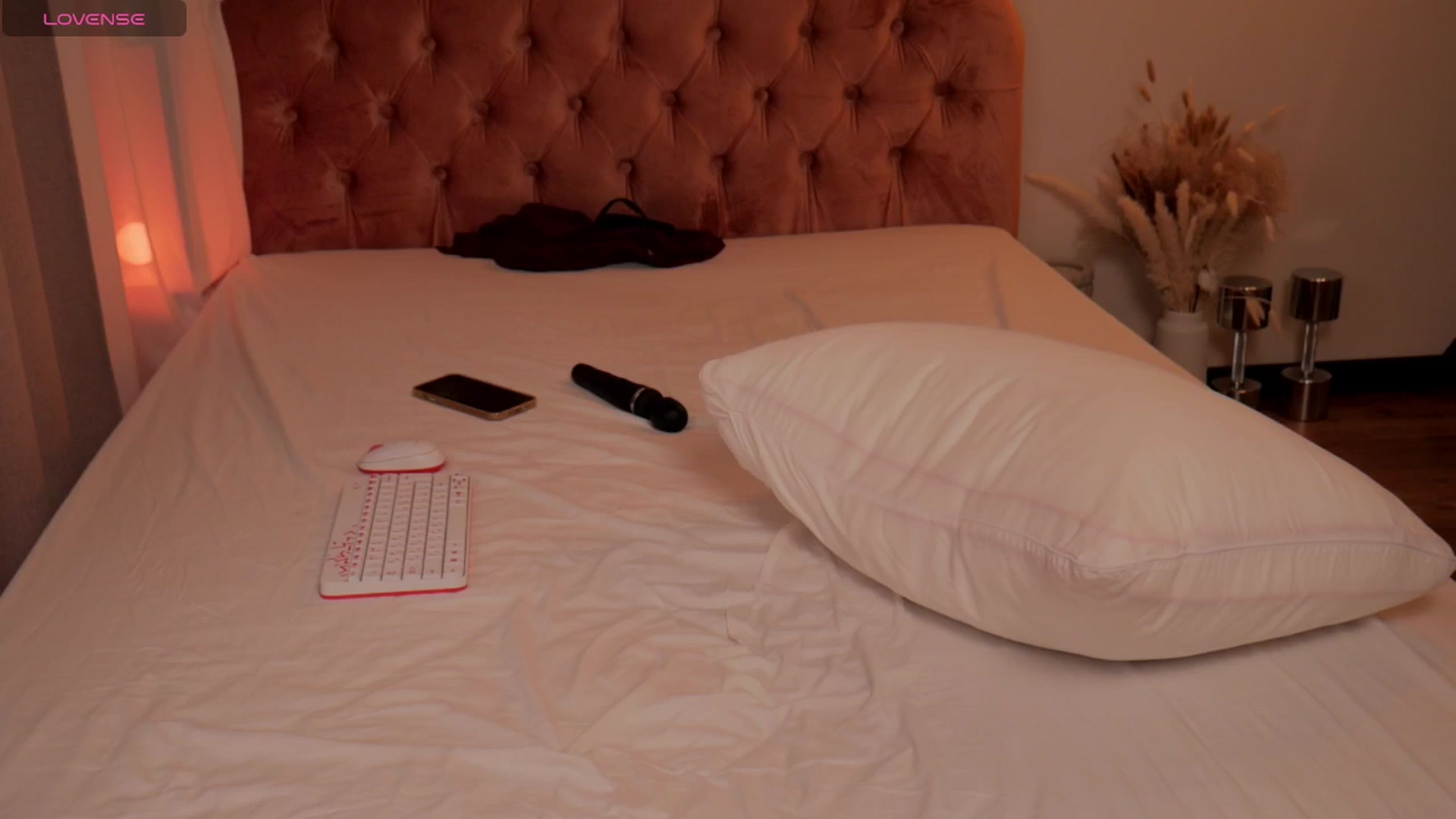 Gallery image thumbnail from Katrinarya's myfreecams stream on, 10/10/2025, 18:16 image 2 of 20