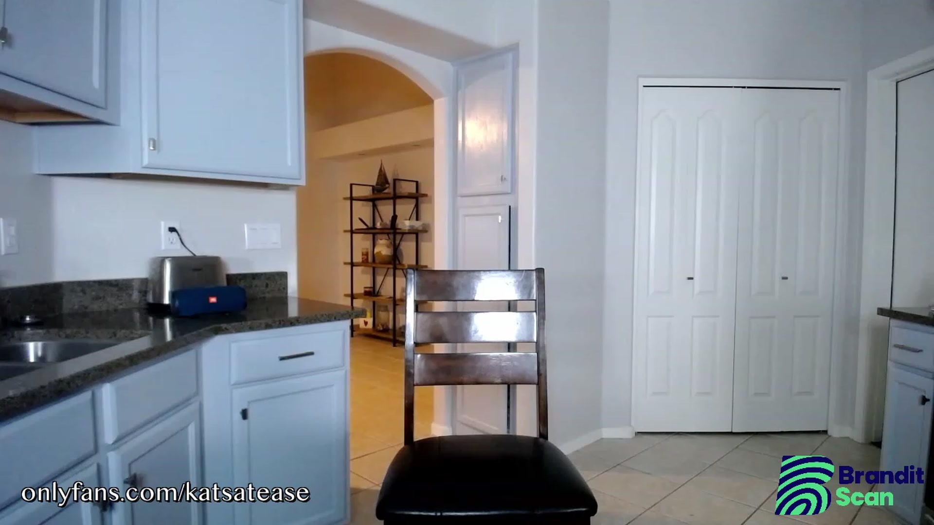 Gallery image thumbnail from KatsAtease's myfreecams stream on, 11/17/2022, 06:29 image 11 of 20