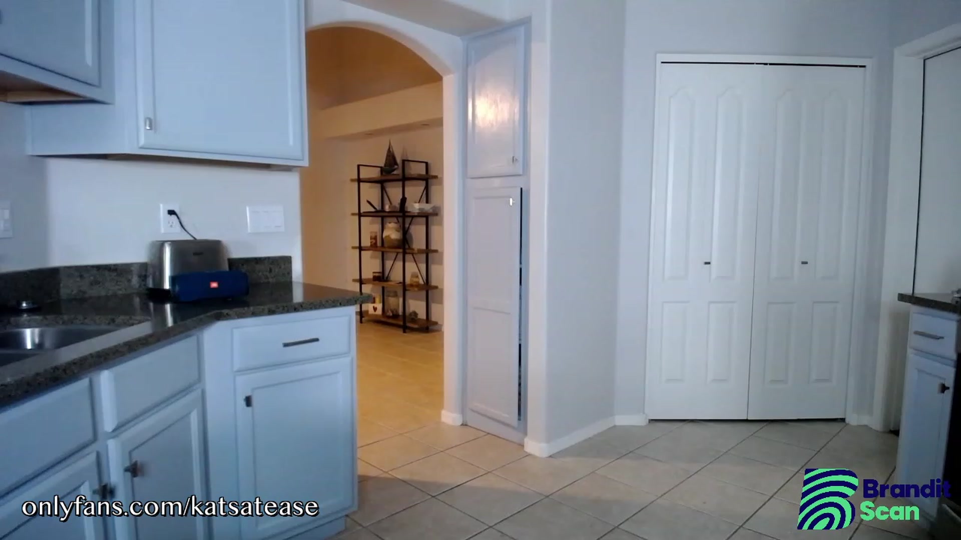 Gallery image thumbnail from KatsAtease's myfreecams stream on, 11/17/2022, 06:29 image 4 of 20