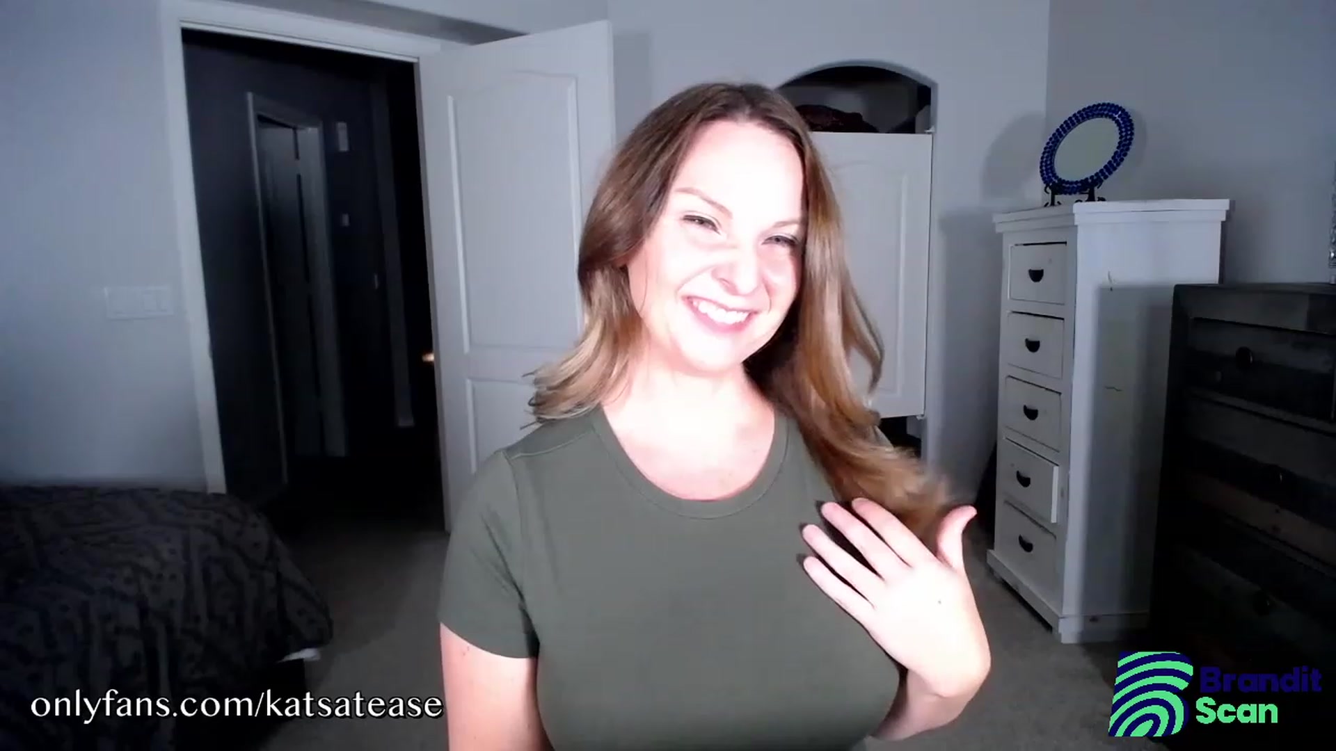 Gallery image thumbnail from KatsAtease's myfreecams stream on, 12/03/2022, 04:57 image 6 of 20