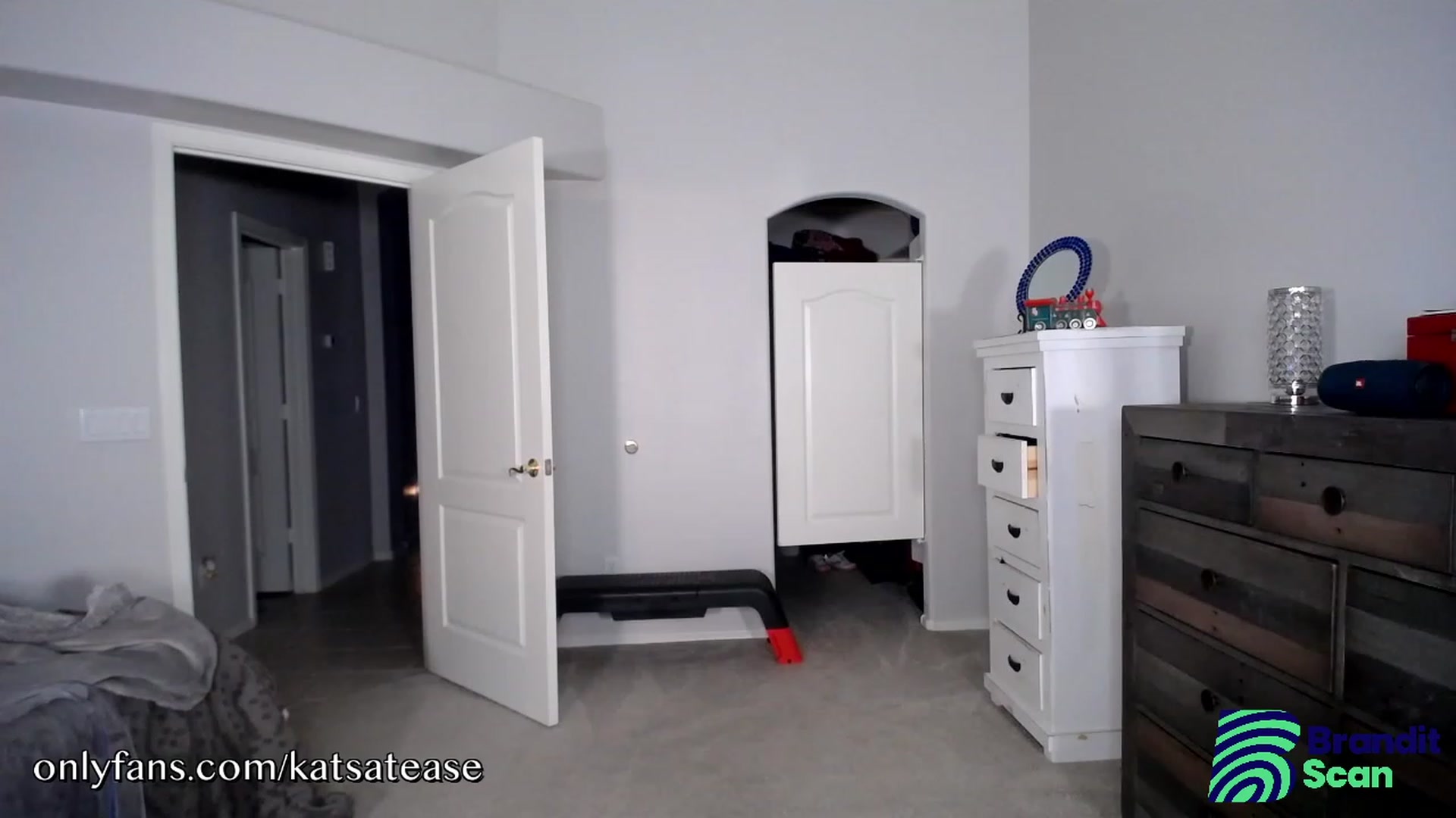 Gallery image thumbnail from KatsAtease's myfreecams stream on, 12/16/2022, 02:58 image 19 of 20