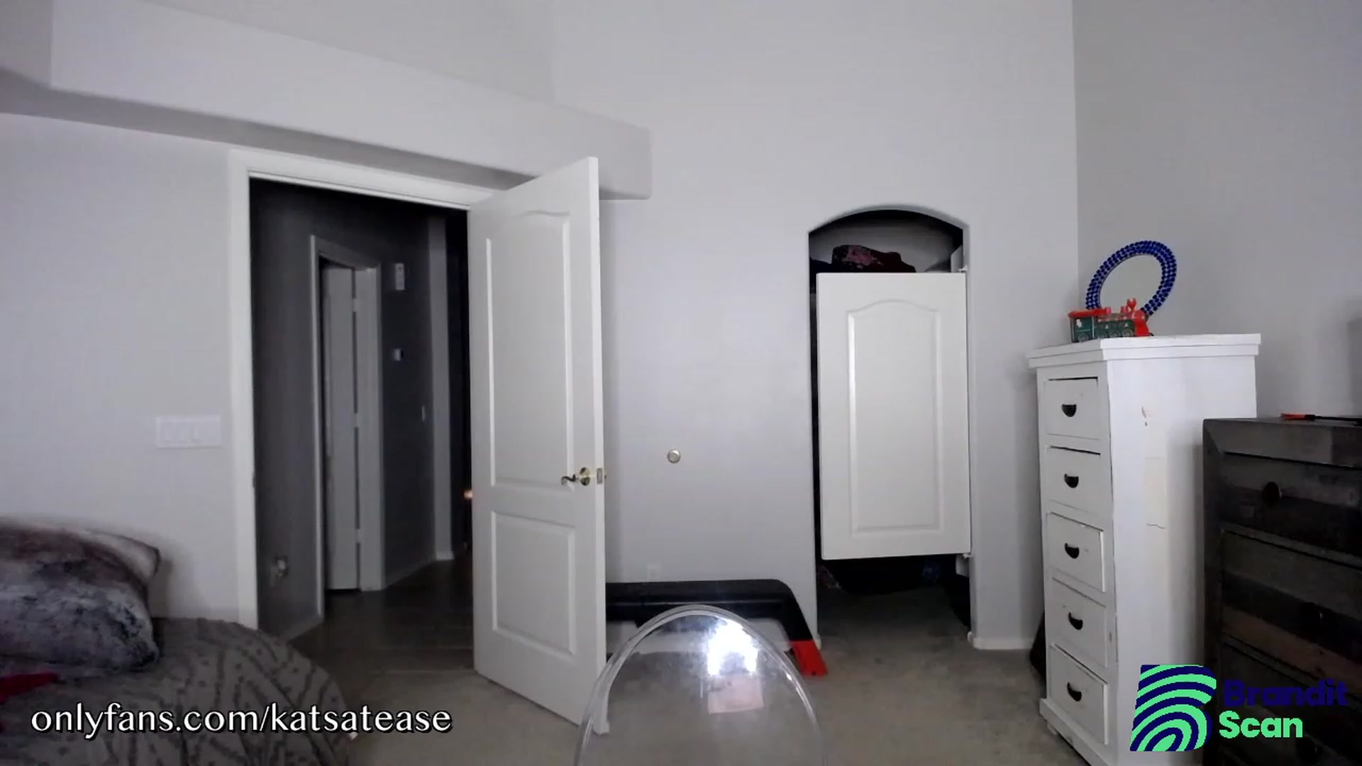 Gallery image thumbnail from KatsAtease's myfreecams stream on, 12/28/2022, 05:11 image 10 of 20