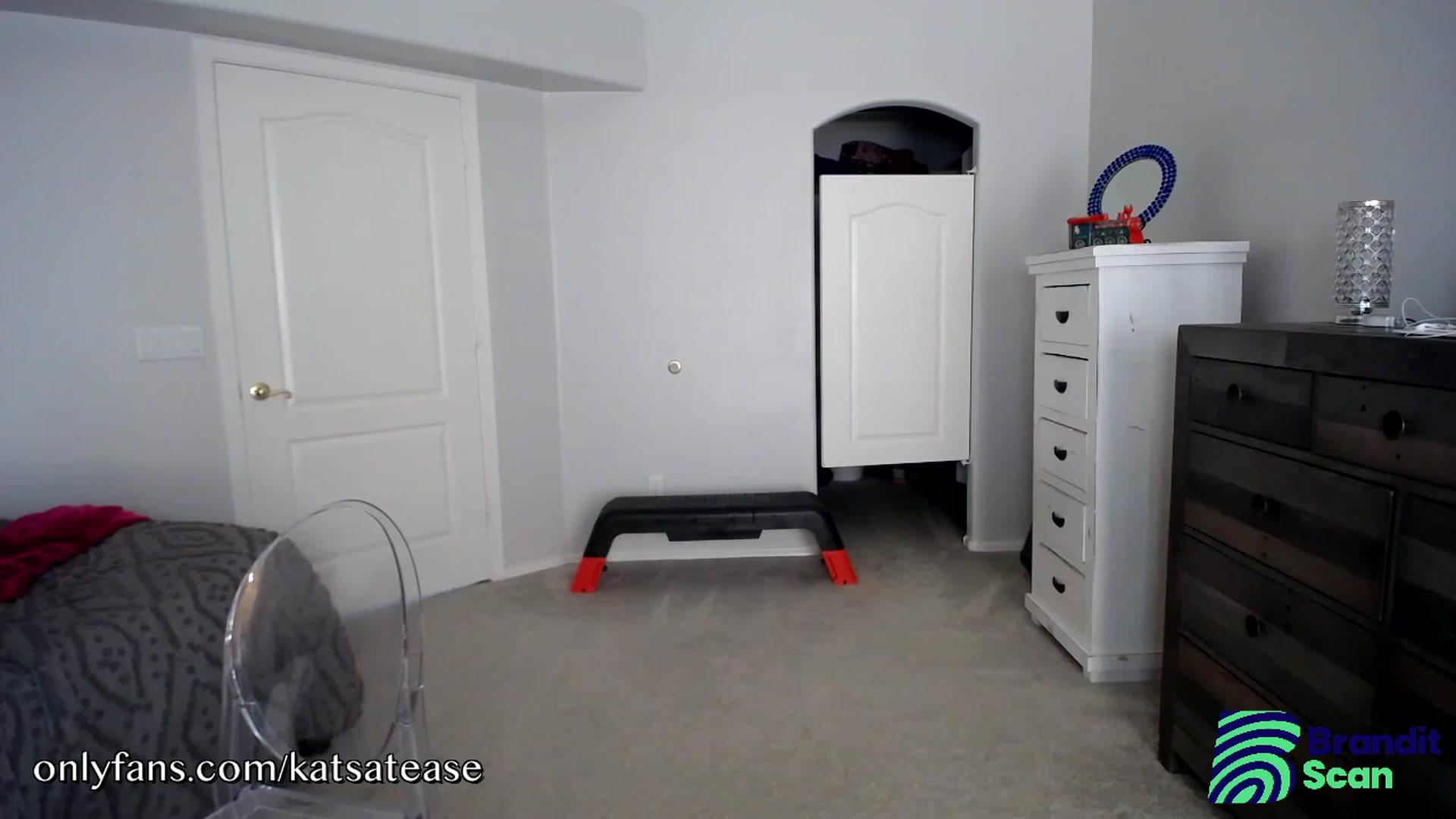Gallery image thumbnail from KatsAtease's myfreecams stream on, 01/03/2023, 19:55 image 20 of 20