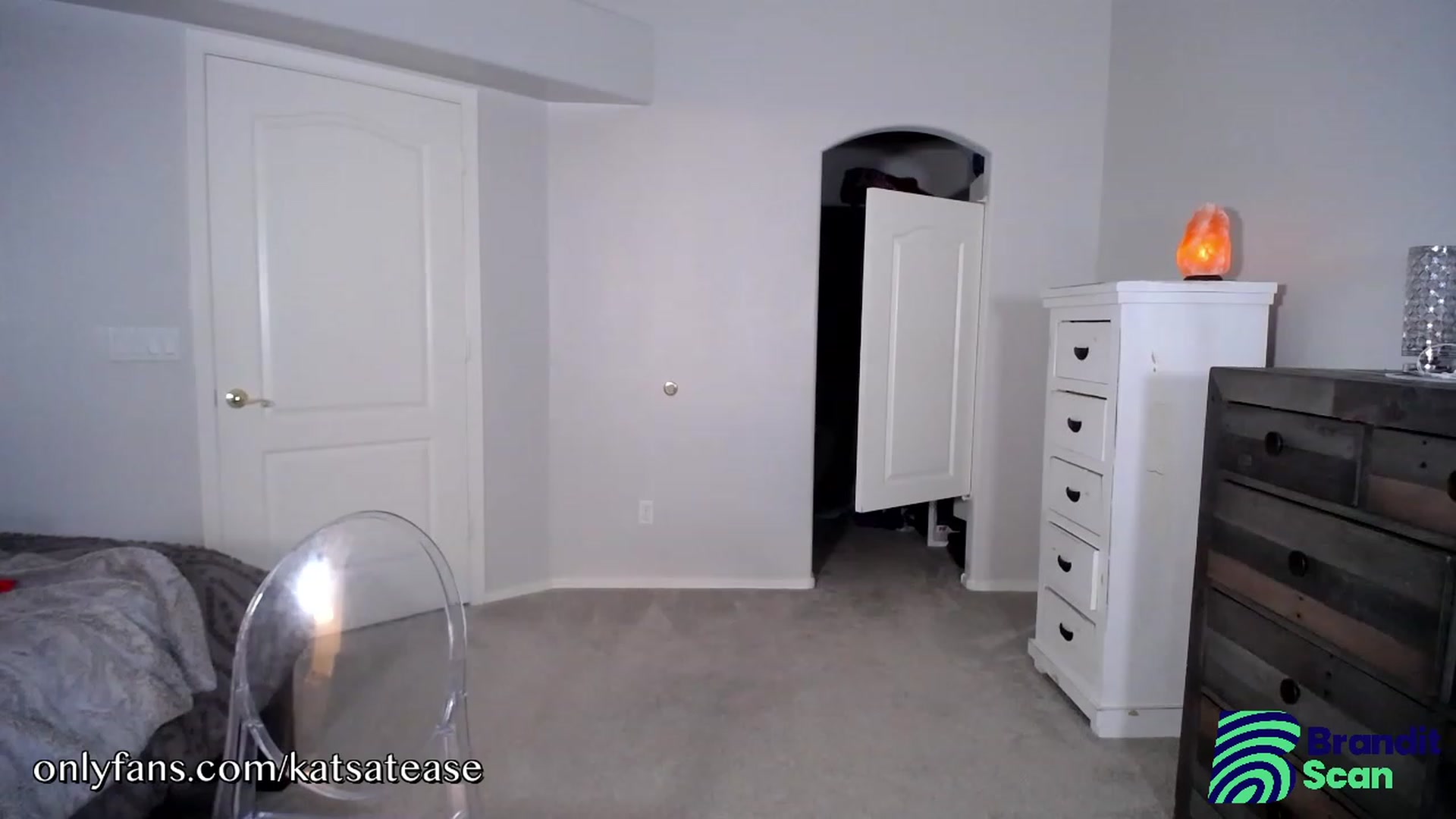 Gallery image thumbnail from KatsAtease's myfreecams stream on, 04/04/2023, 04:14 image 16 of 20