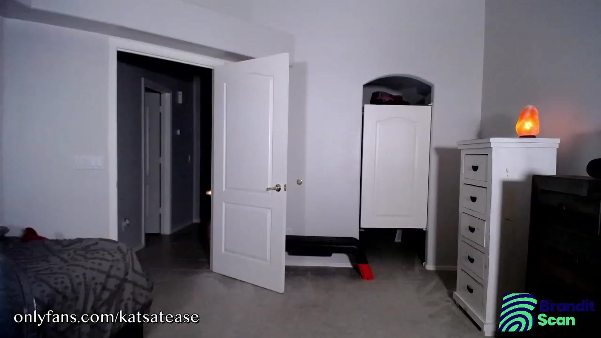Gallery image thumbnail from KatsAtease's myfreecams stream on, 05/05/2023, 05:12 image 6 of 20