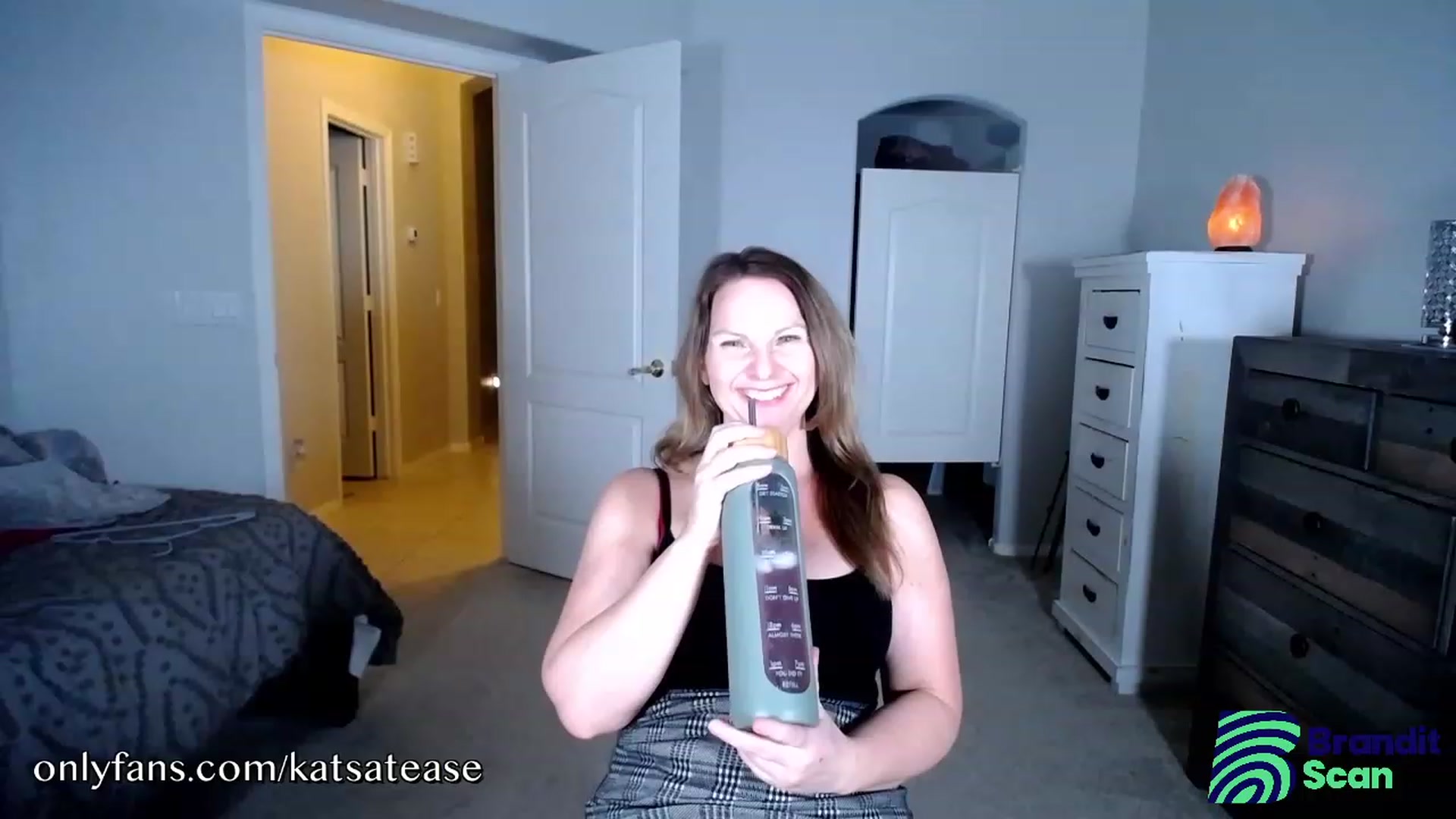 Gallery image thumbnail from KatsAtease's myfreecams stream on, 05/19/2023, 04:03 image 7 of 20