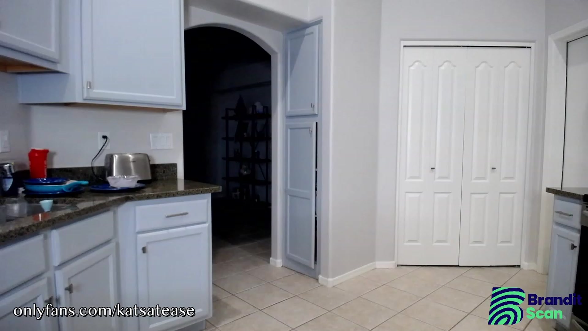 Gallery image thumbnail from KatsAtease's myfreecams stream on, 06/14/2023, 03:05 image 4 of 20