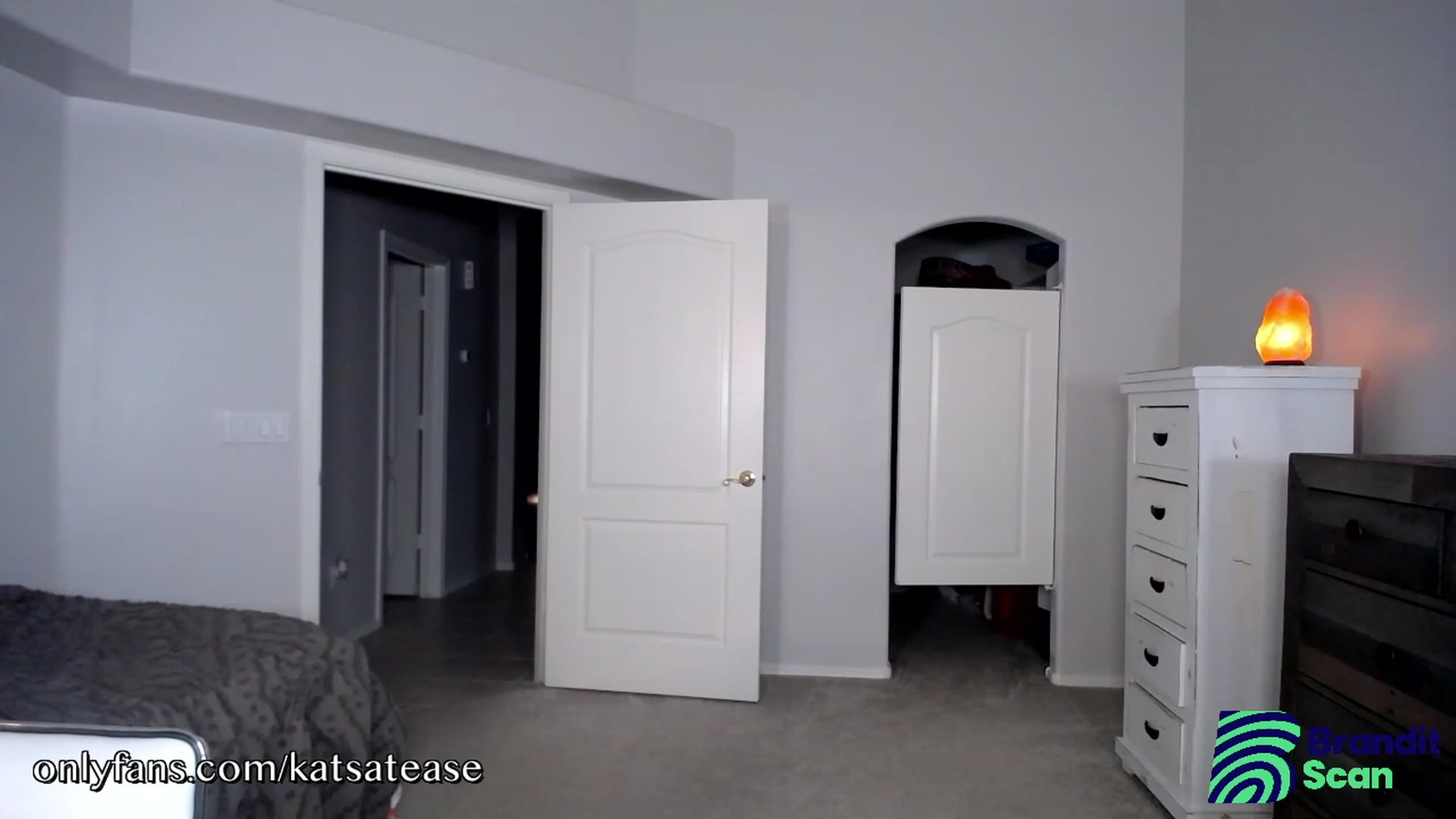 Gallery image thumbnail from KatsAtease's myfreecams stream on, 07/12/2023, 04:43 image 6 of 20