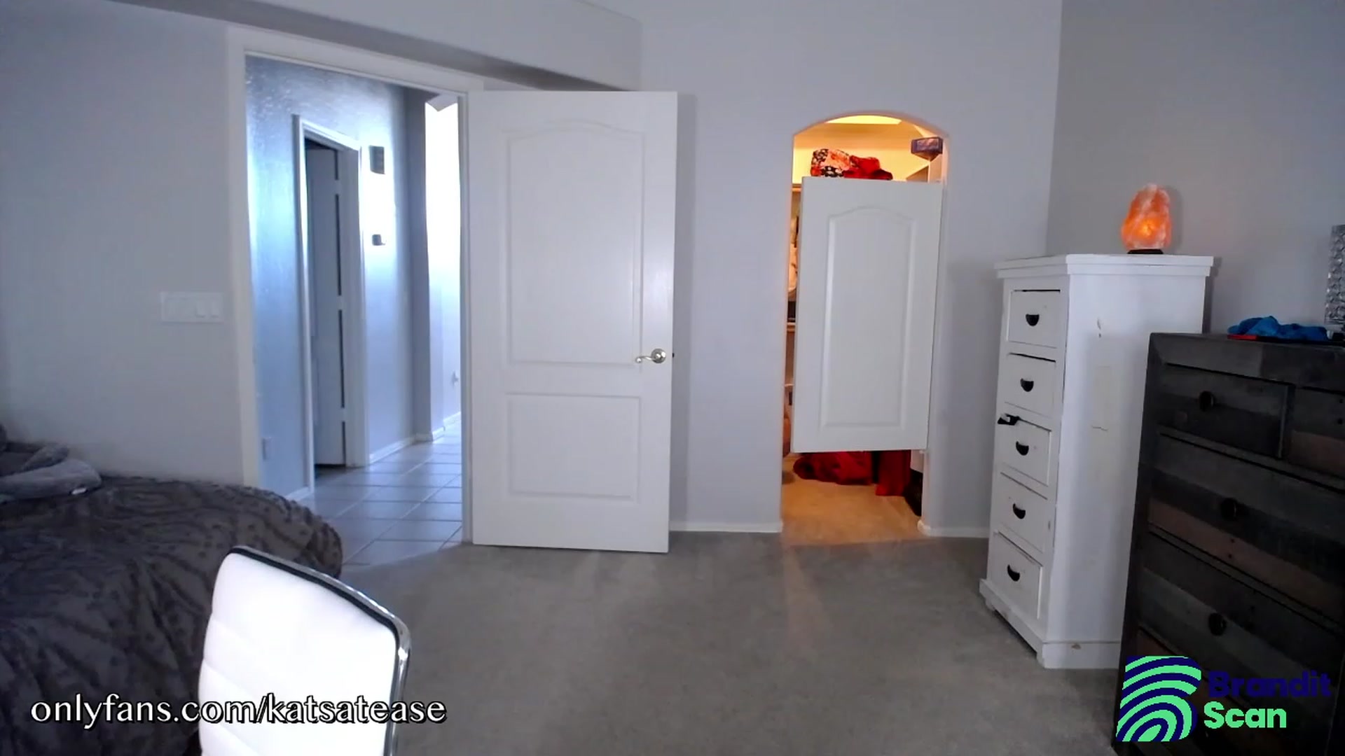 Gallery image thumbnail from KatsAtease's myfreecams stream on, 07/26/2023, 01:14 image 13 of 20