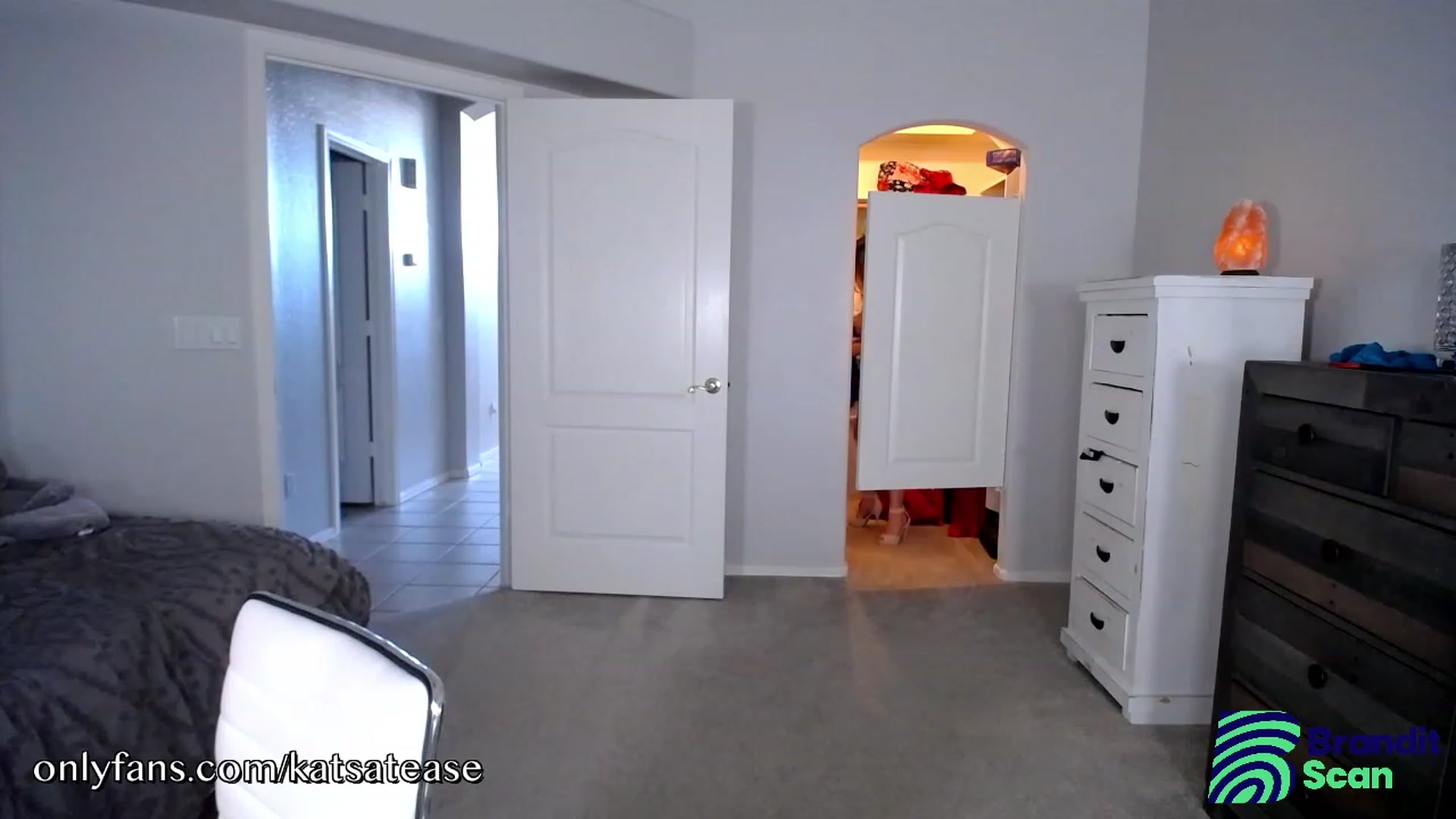 Gallery image thumbnail from KatsAtease's myfreecams stream on, 07/26/2023, 01:14 image 11 of 20