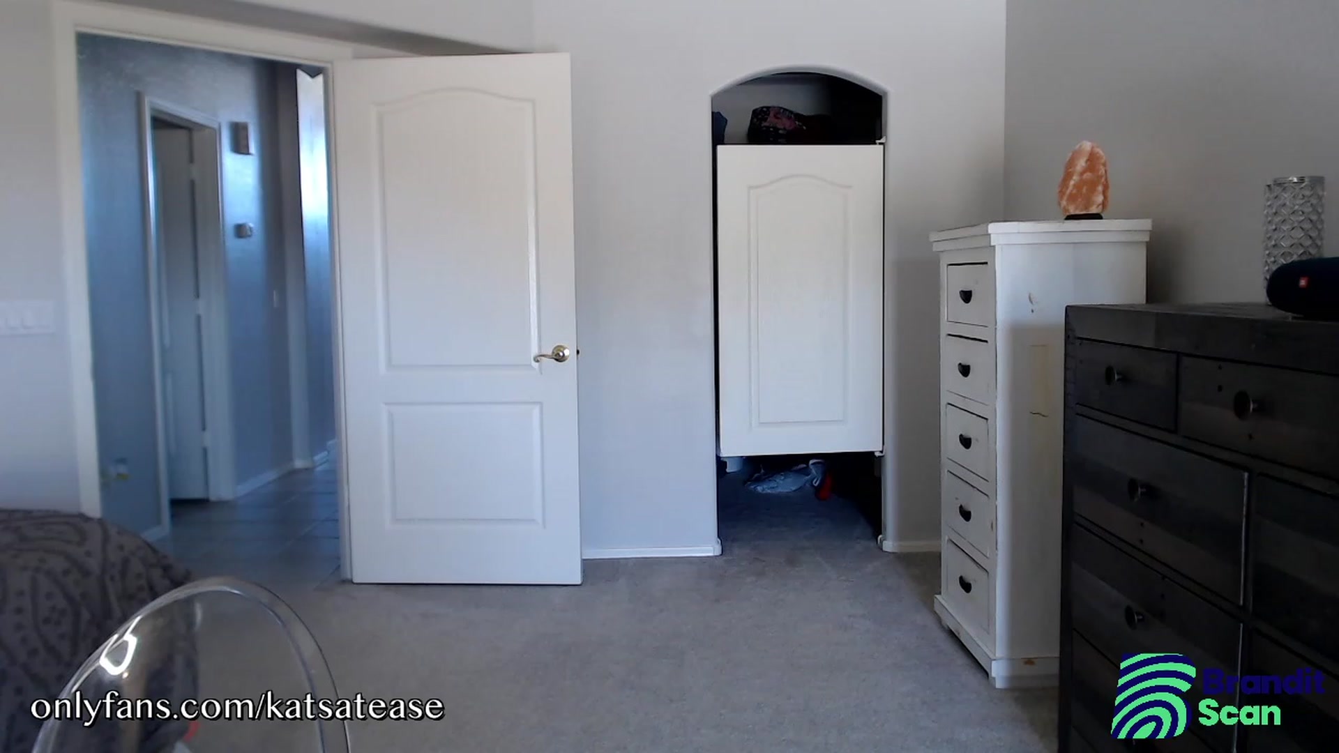 Gallery image thumbnail from KatsAtease's myfreecams stream on, 10/03/2023, 19:30 image 19 of 20