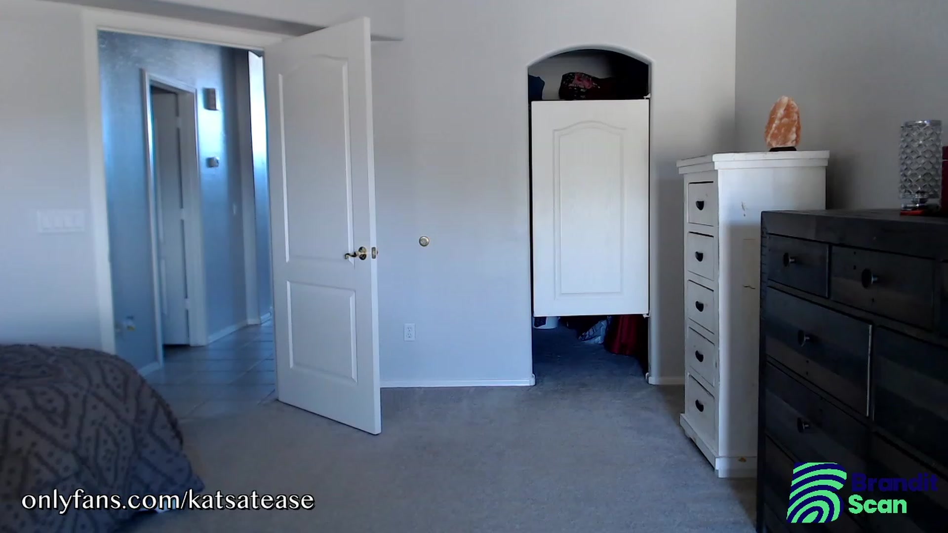 Gallery image thumbnail from KatsAtease's myfreecams stream on, 10/06/2023, 23:26 image 2 of 20