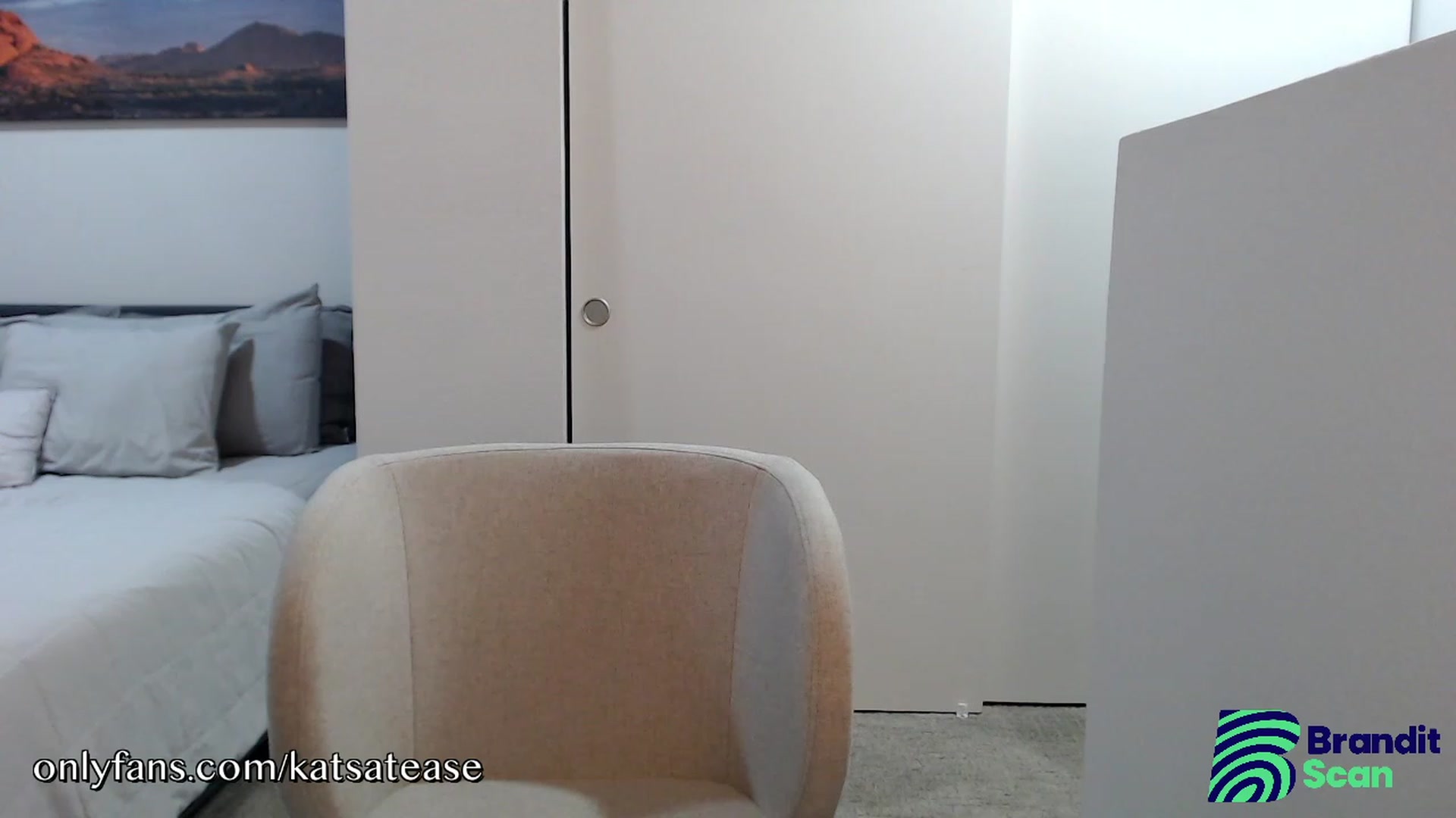 Gallery image thumbnail from KatsAtease's myfreecams stream on, 10/13/2023, 24:42 image 2 of 20