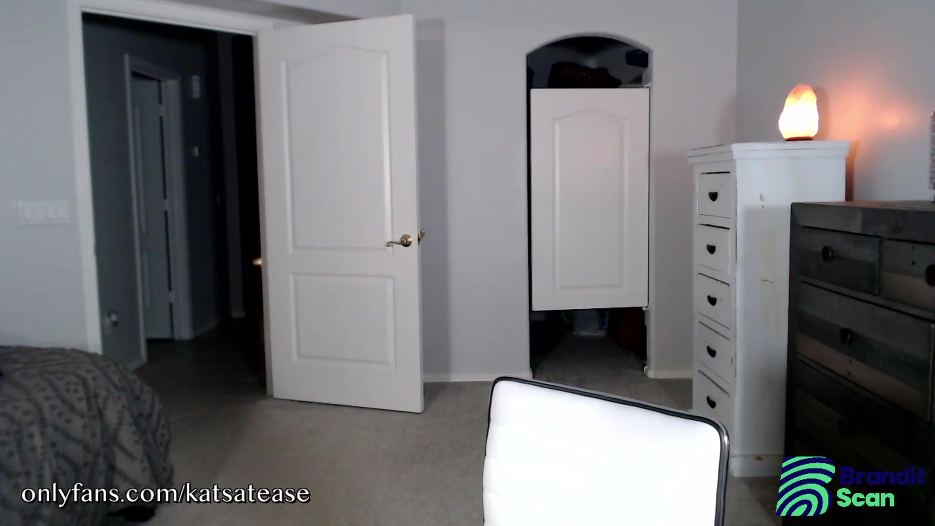 Gallery image thumbnail from KatsAtease's myfreecams stream on, 10/18/2023, 04:02 image 11 of 20