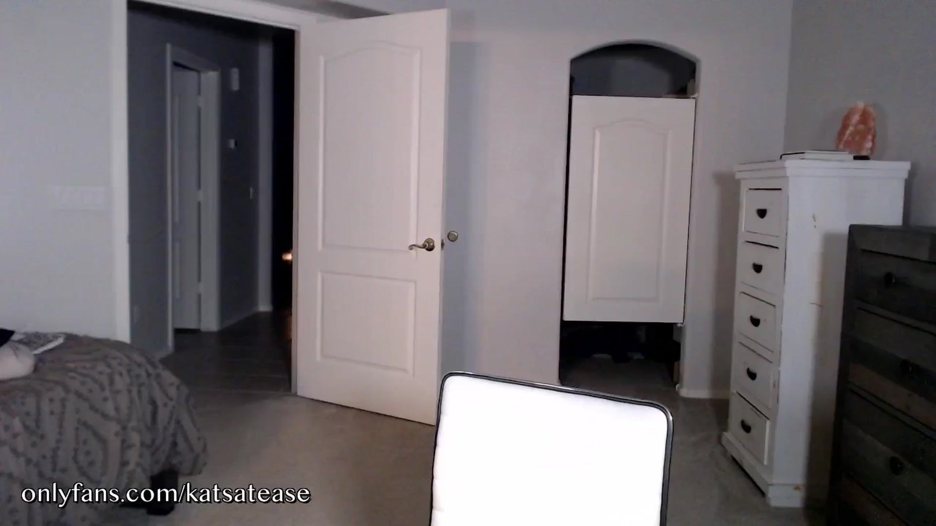 Gallery image thumbnail from KatsAtease's myfreecams stream on, 02/07/2024, 01:55 image 1 of 20