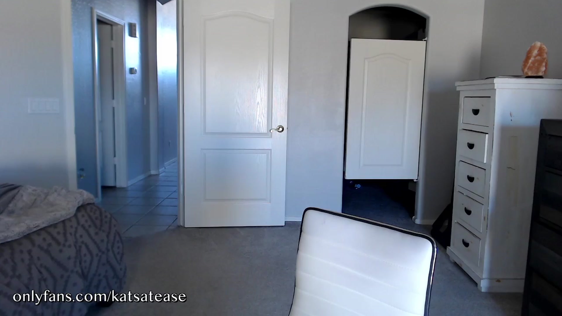Gallery image thumbnail from KatsAtease's myfreecams stream on, 04/03/2024, 24:00 image 3 of 20
