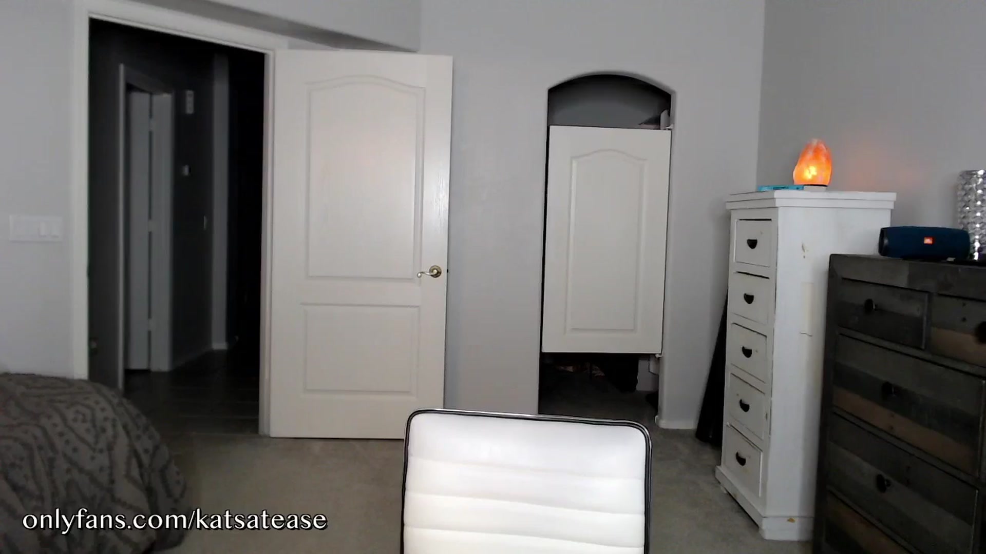 Gallery image thumbnail from KatsAtease's myfreecams stream on, 04/18/2024, 03:55 image 6 of 20