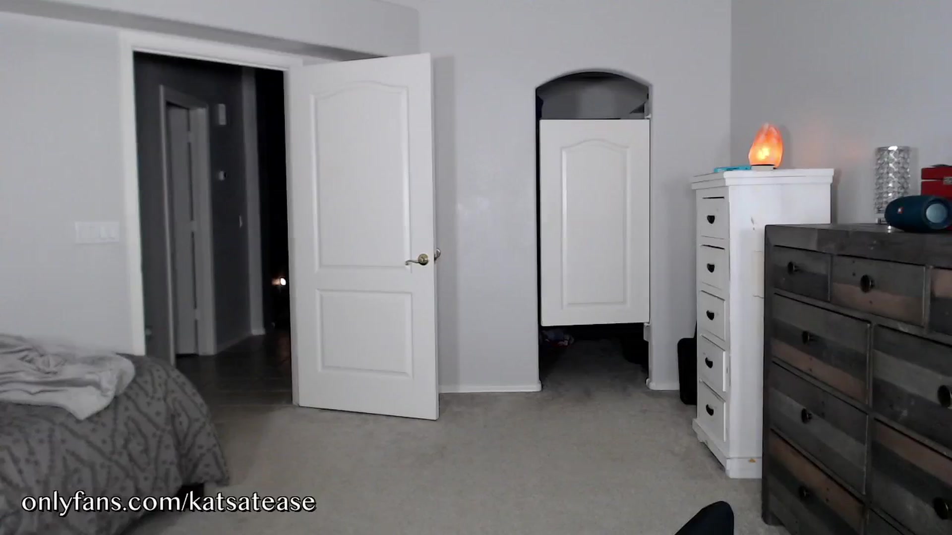Gallery image thumbnail from KatsAtease's myfreecams stream on, 05/14/2024, 05:10 image 19 of 20