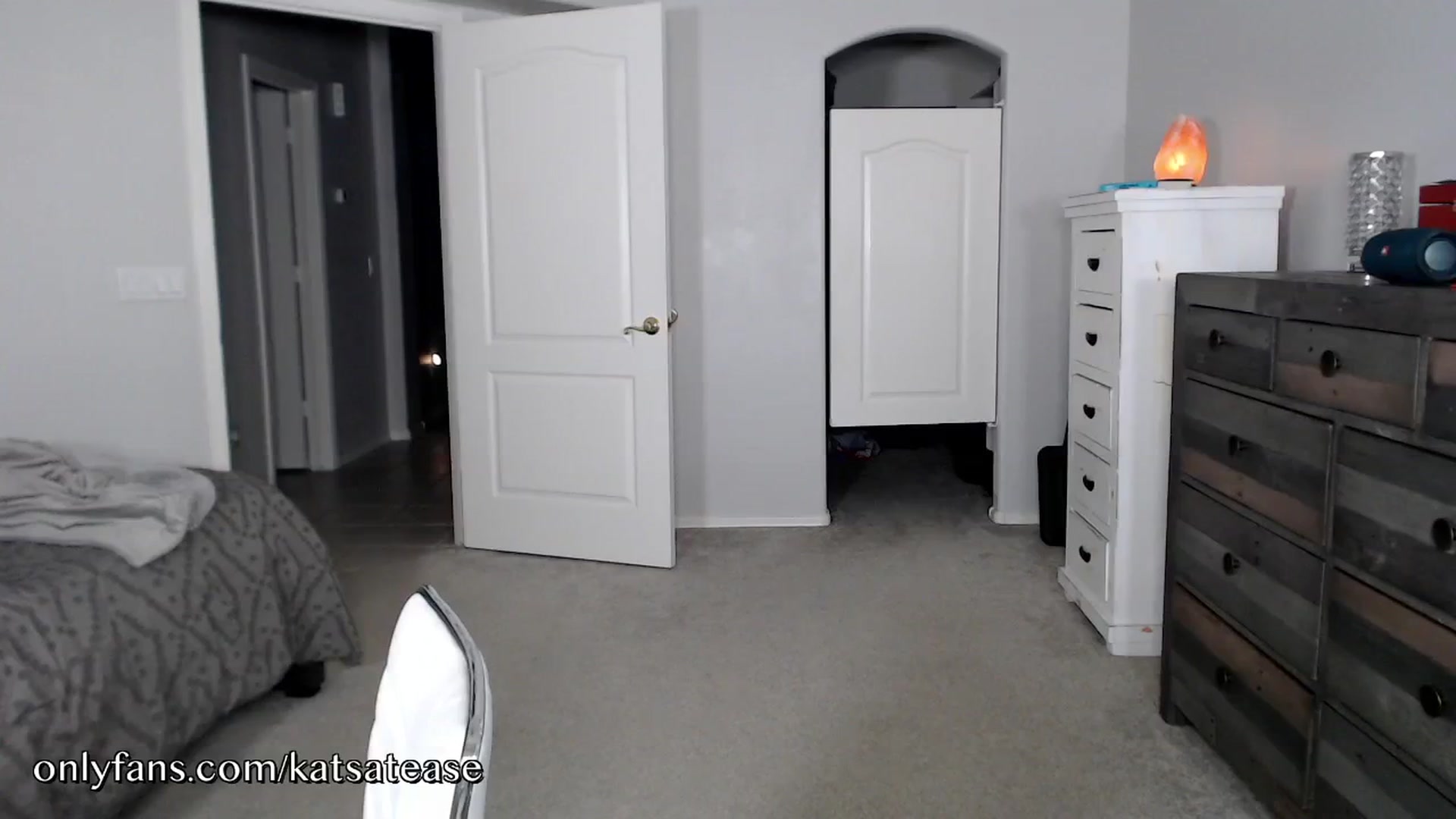 Gallery image thumbnail from KatsAtease's myfreecams stream on, 05/14/2024, 05:10 image 9 of 20