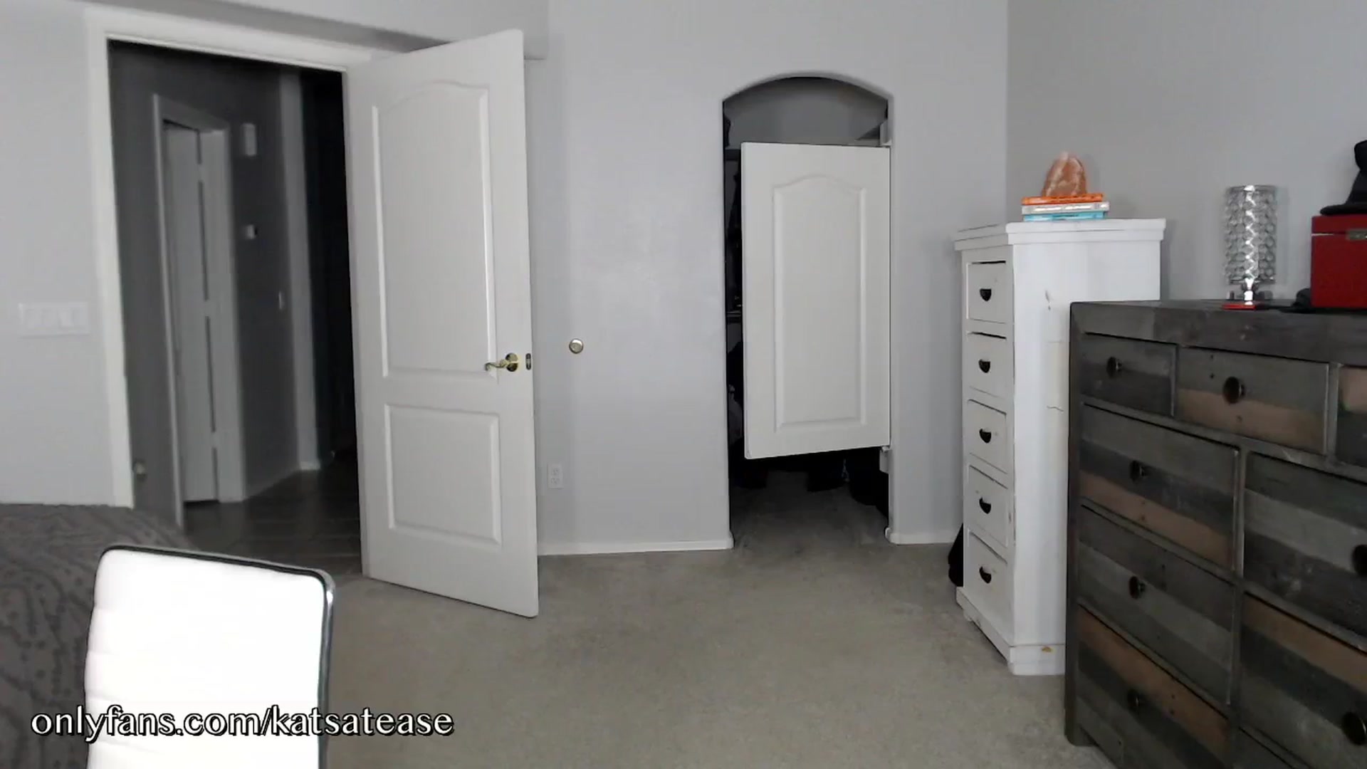 Gallery image thumbnail from KatsAtease's myfreecams stream on, 06/16/2024, 04:52 image 14 of 20