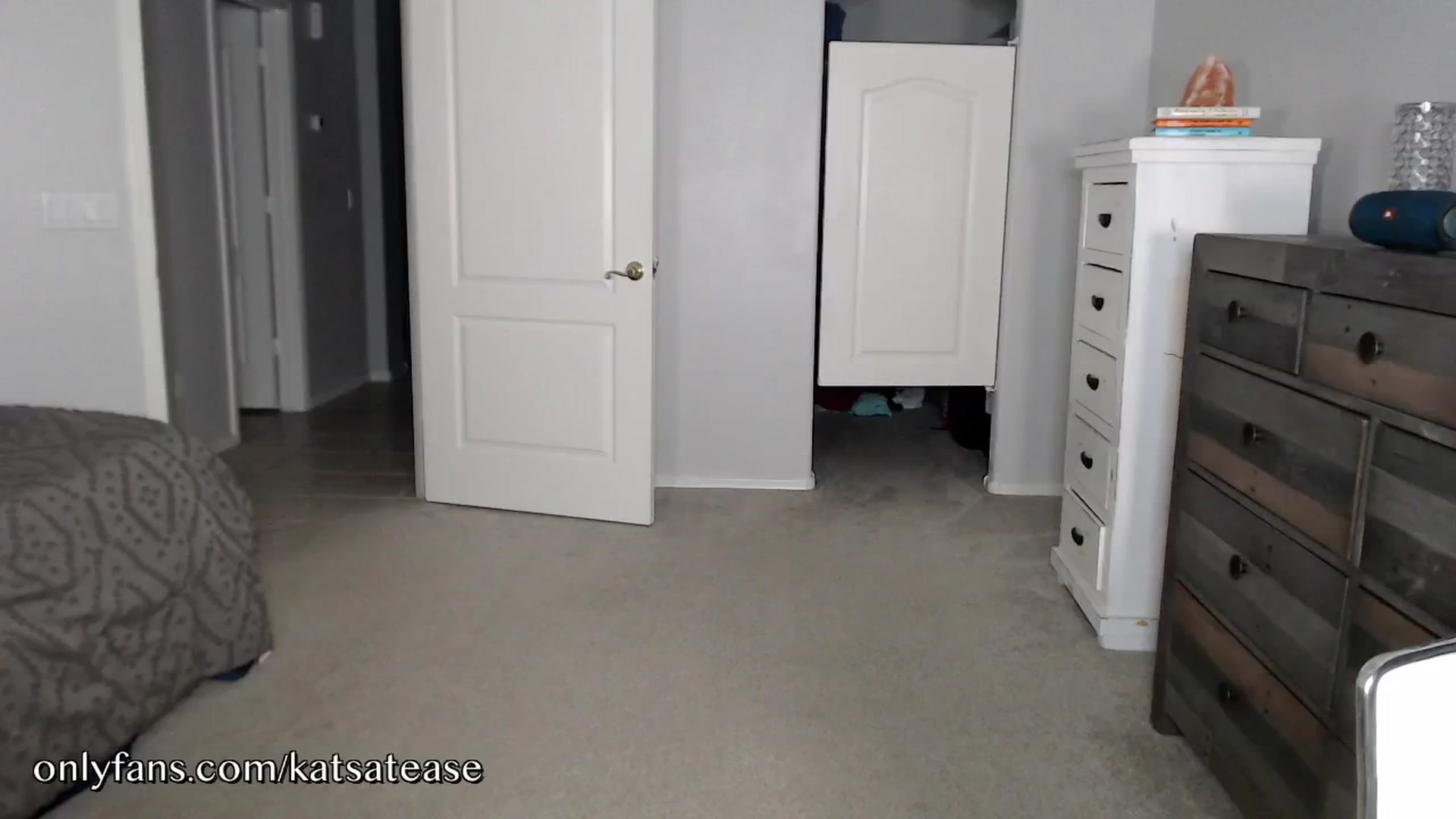 Gallery image thumbnail from KatsAtease's myfreecams stream on, 07/28/2024, 04:25 image 17 of 20