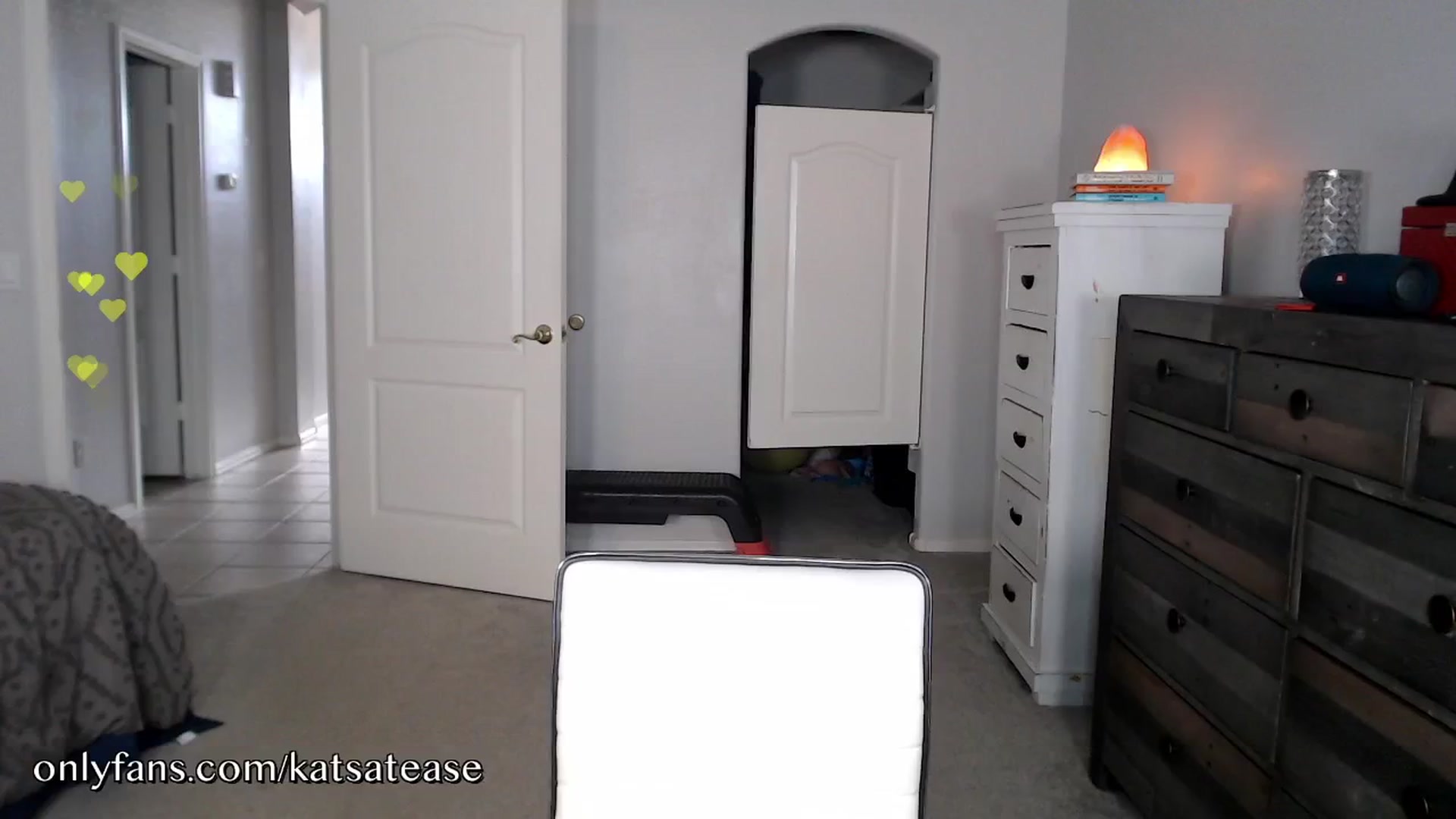 Gallery image thumbnail from KatsAtease's myfreecams stream on, 08/11/2024, 01:17 image 17 of 20