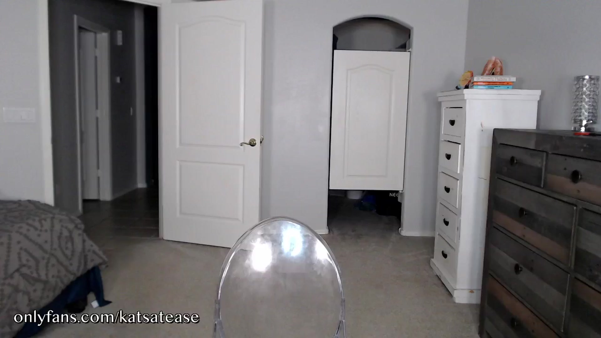 Gallery image thumbnail from KatsAtease's myfreecams stream on, 08/20/2024, 03:20 image 17 of 20