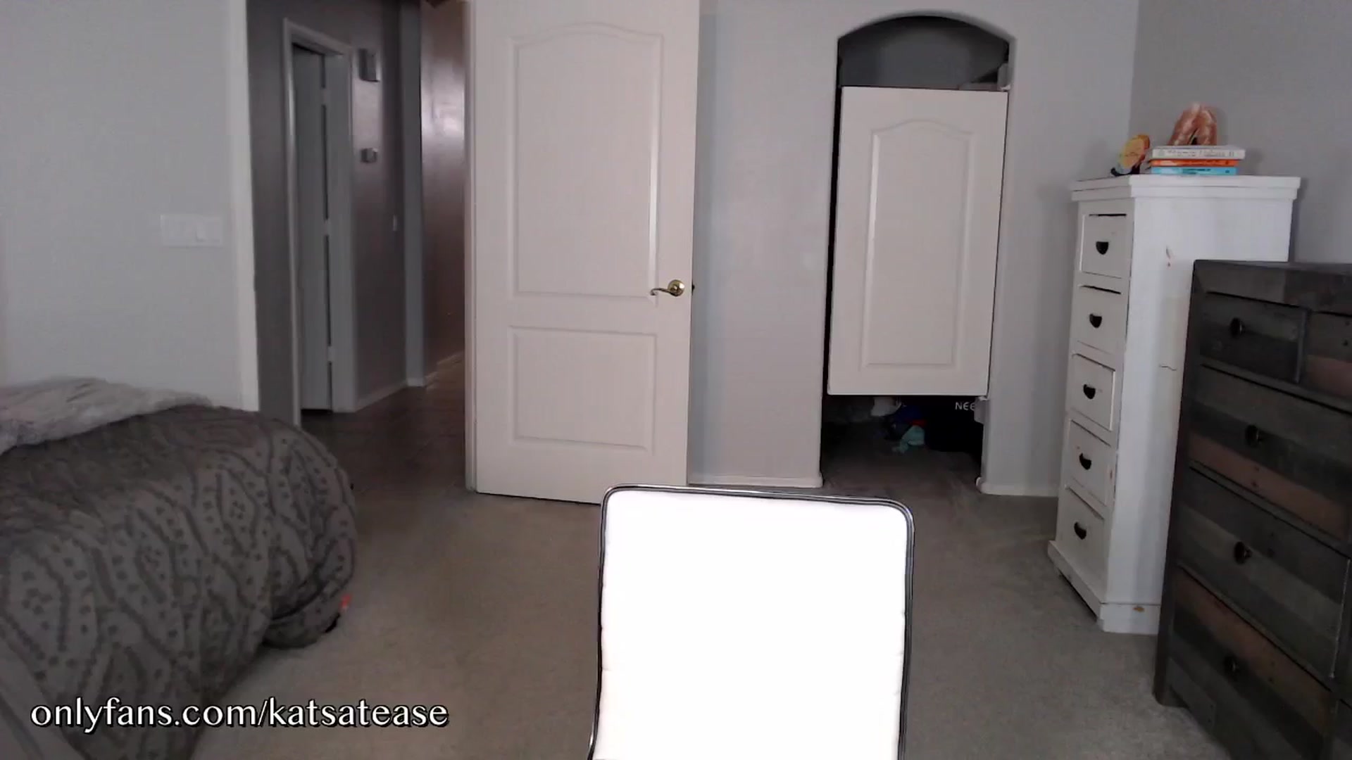 Gallery image thumbnail from KatsAtease's myfreecams stream on, 08/23/2024, 03:58 image 1 of 20
