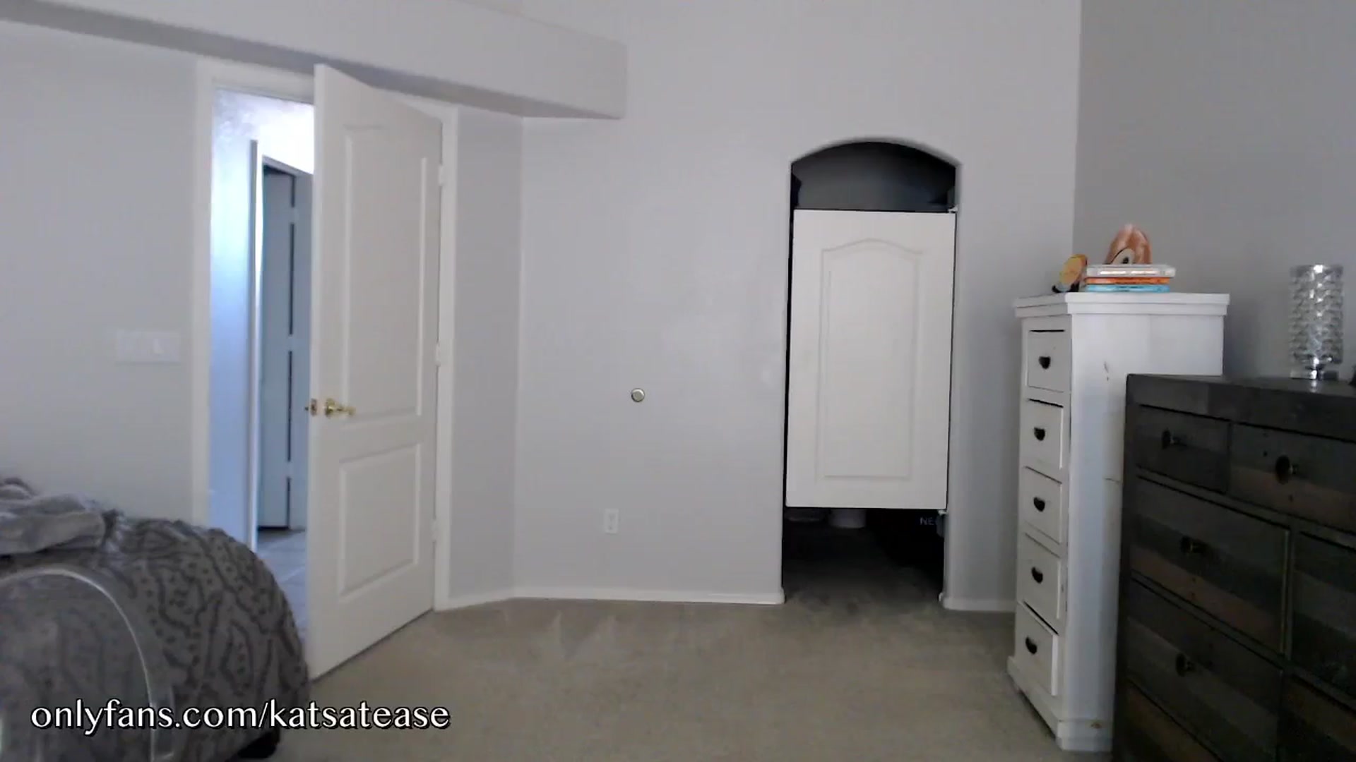 Gallery image thumbnail from KatsAtease's myfreecams stream on, 08/26/2024, 21:22 image 12 of 20