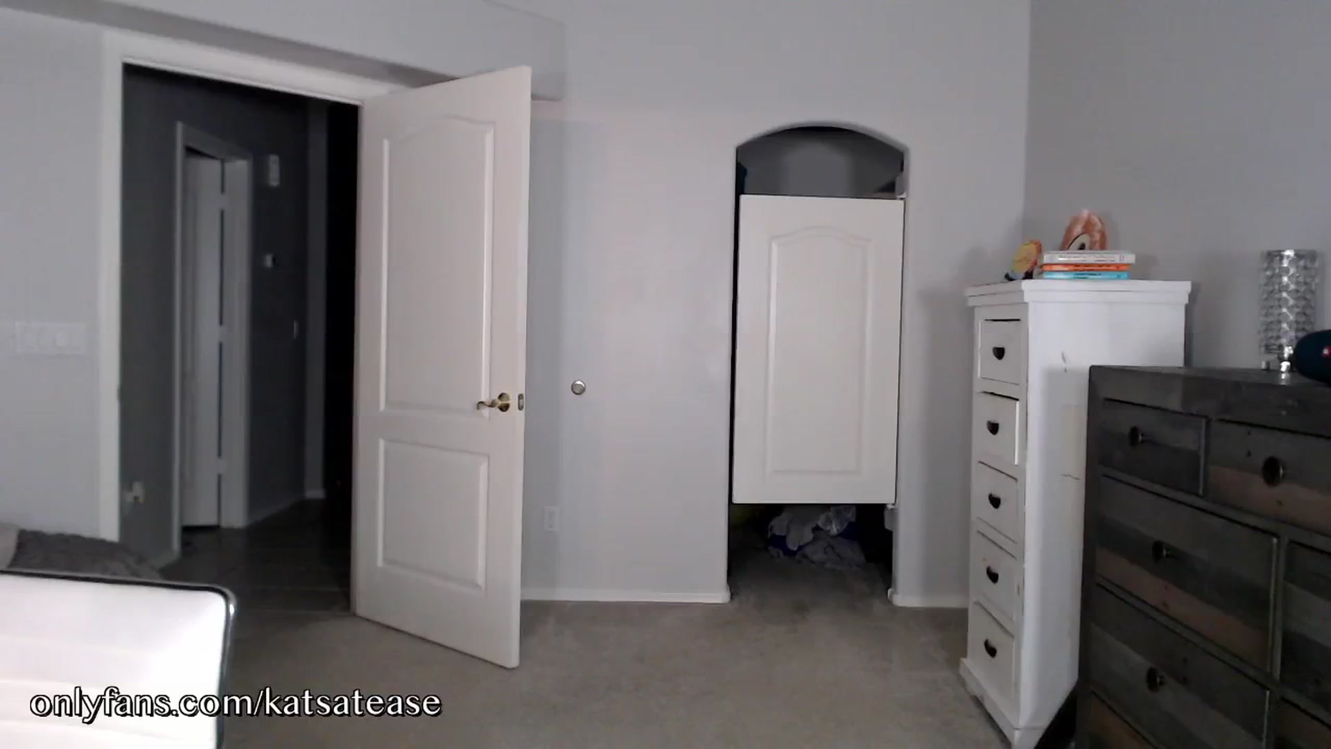 Gallery image thumbnail from KatsAtease's myfreecams stream on, 09/04/2024, 02:28 image 17 of 20