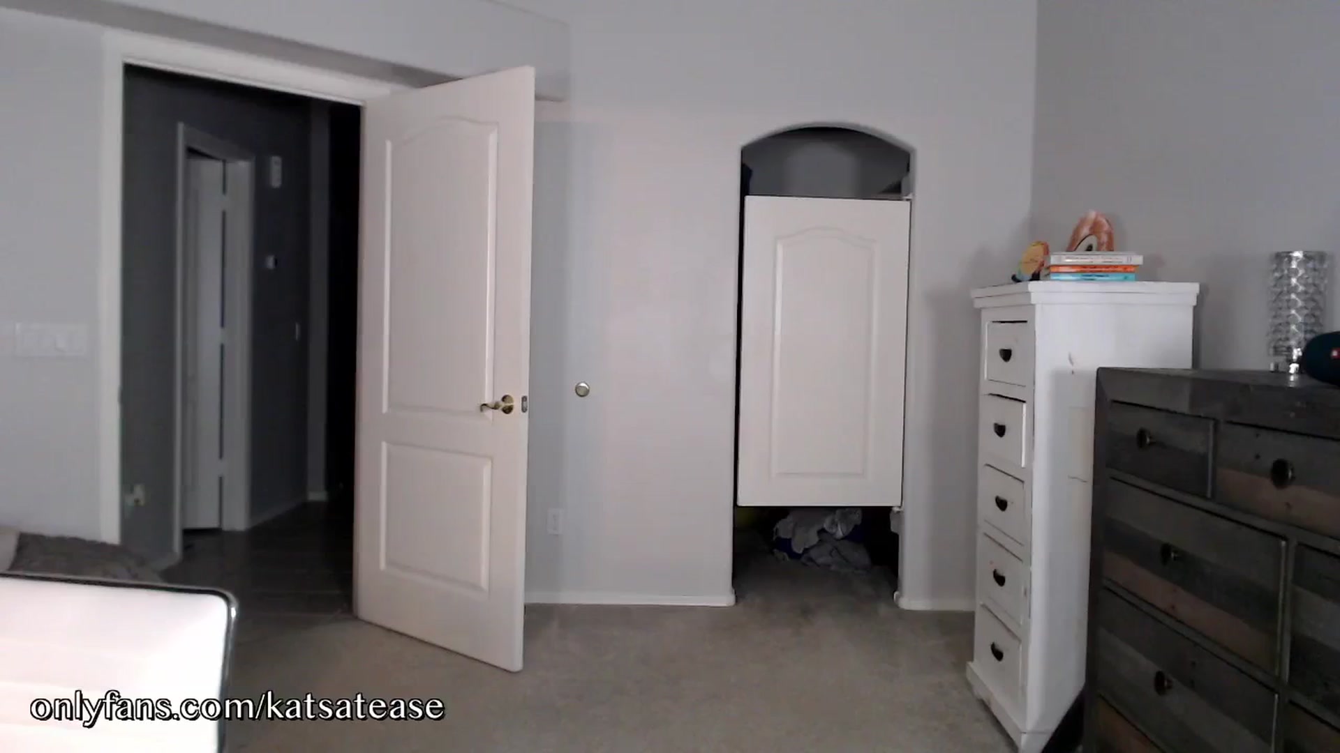 Gallery image thumbnail from KatsAtease's myfreecams stream on, 09/04/2024, 02:28 image 16 of 20