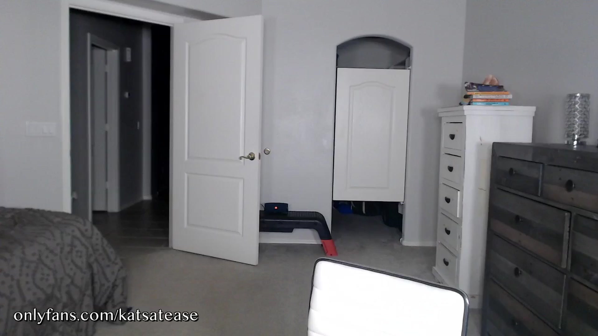 Gallery image thumbnail from KatsAtease's myfreecams stream on, 09/28/2024, 07:11 image 2 of 20