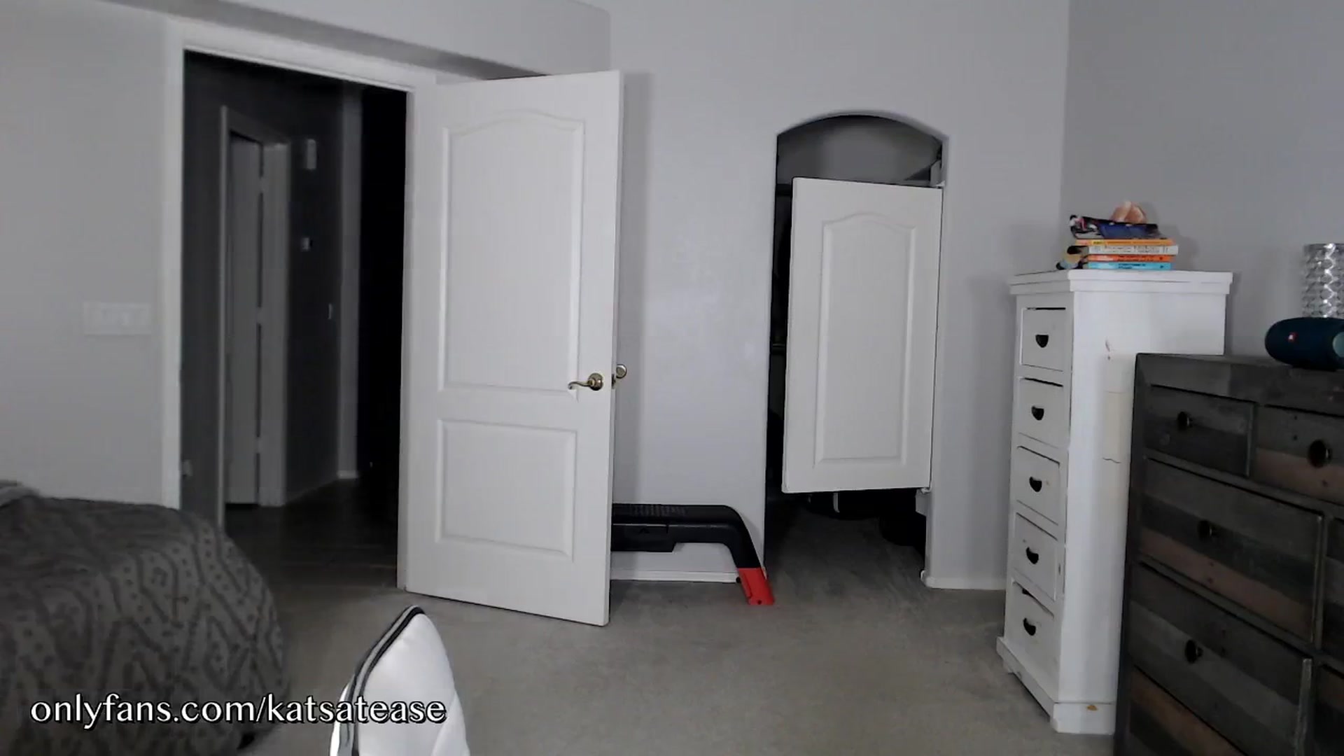 Gallery image thumbnail from KatsAtease's myfreecams stream on, 10/11/2024, 05:04 image 4 of 20