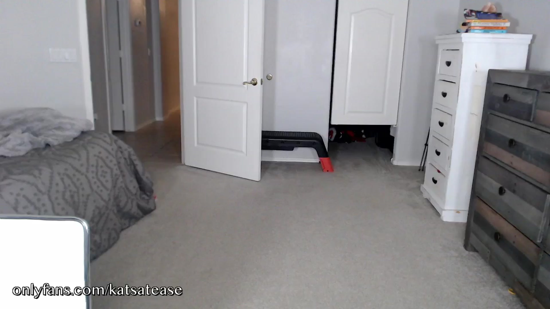 Gallery image thumbnail from KatsAtease's myfreecams stream on, 10/13/2024, 06:26 image 6 of 20