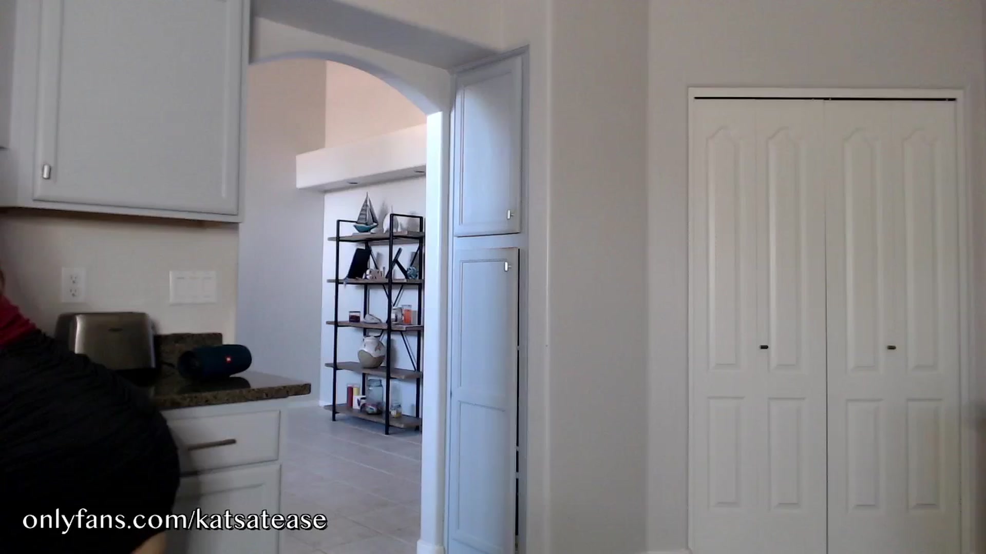 Gallery image thumbnail from KatsAtease's myfreecams stream on, 10/27/2024, 24:04 image 3 of 20
