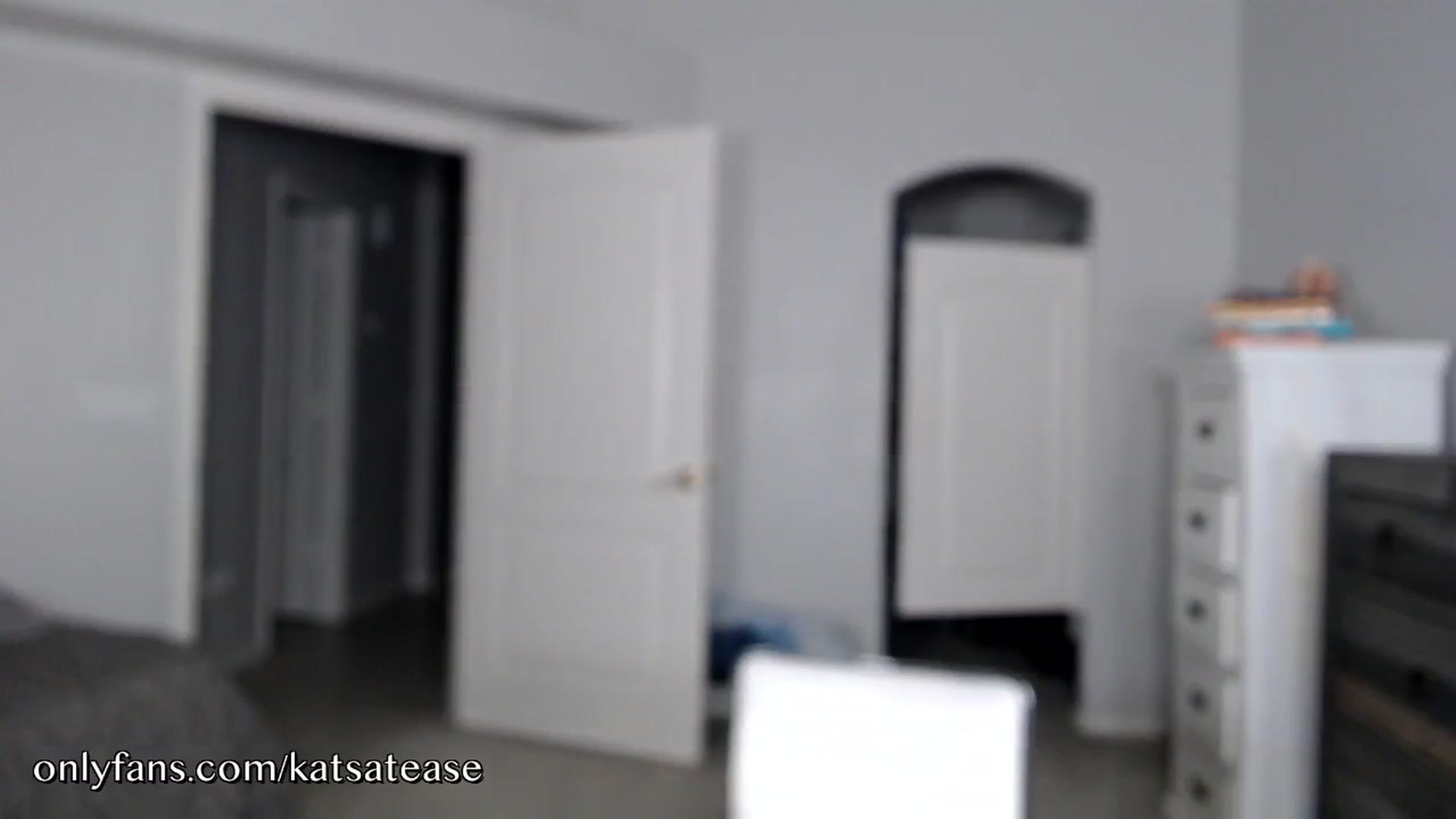 Gallery image thumbnail from KatsAtease's myfreecams stream on, 10/27/2024, 01:26 image 17 of 20