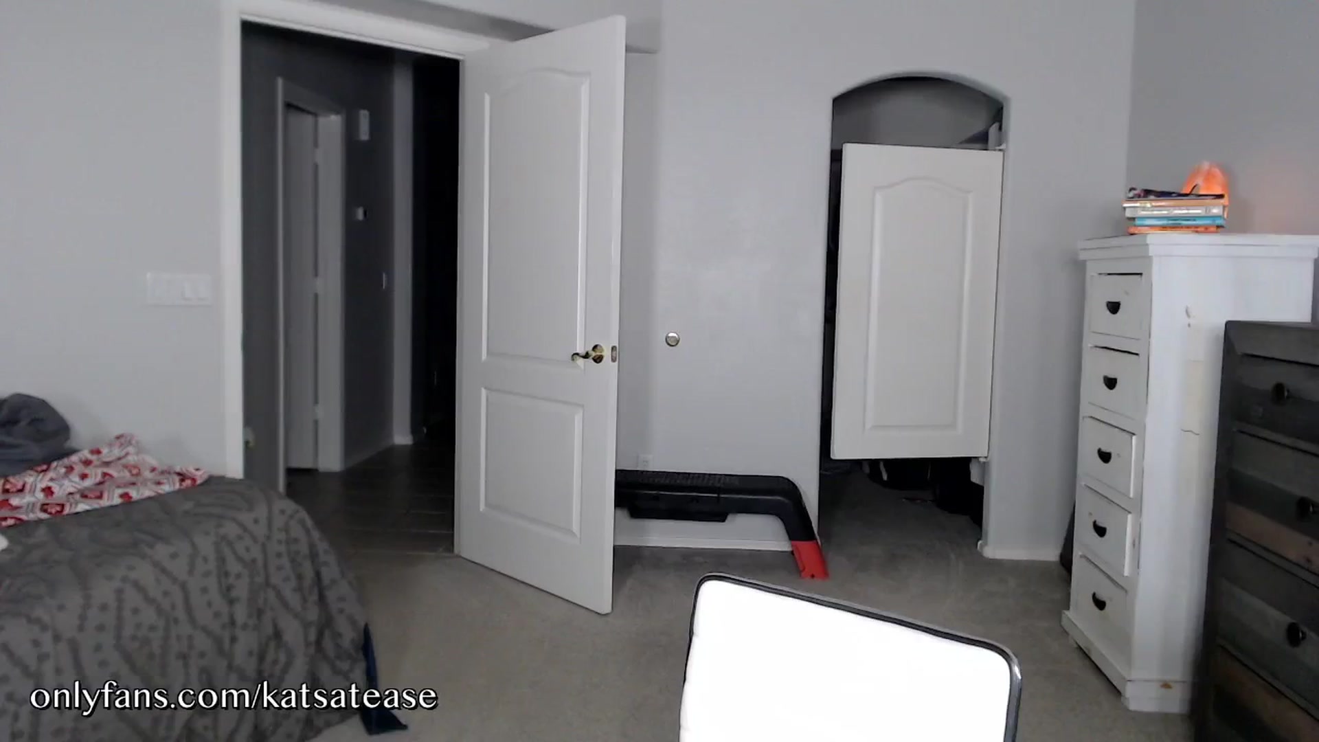 Gallery image thumbnail from KatsAtease's myfreecams stream on, 11/05/2024, 03:22 image 11 of 20