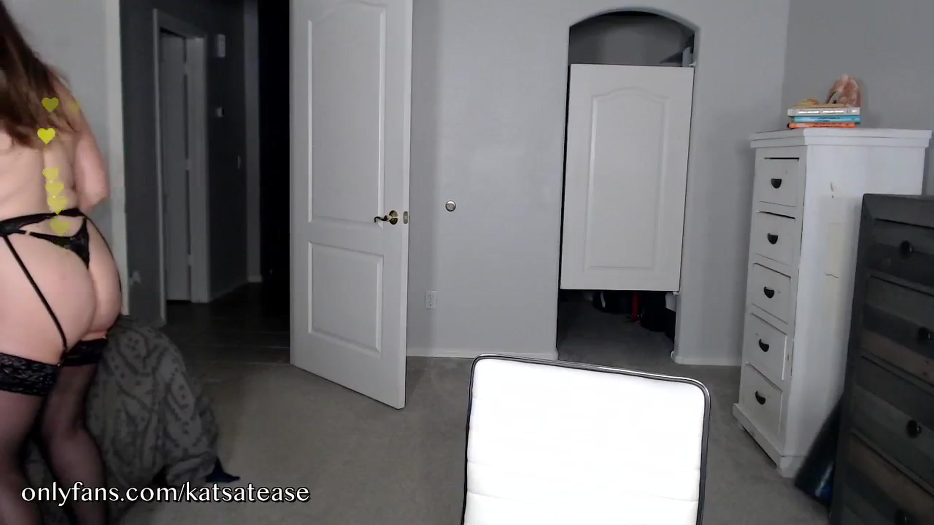 Gallery image thumbnail from KatsAtease's myfreecams stream on, 11/21/2024, 03:41 image 19 of 20