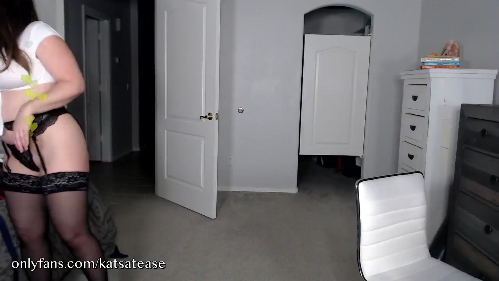 Gallery image thumbnail from KatsAtease's myfreecams stream on, 11/21/2024, 03:41 image 20 of 20