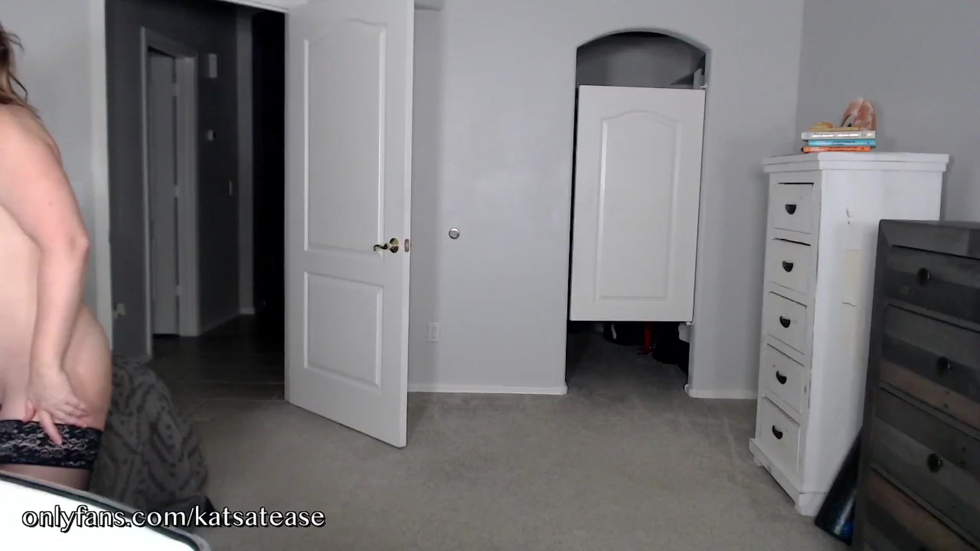 Gallery image thumbnail from KatsAtease's myfreecams stream on, 11/21/2024, 06:32 image 11 of 20