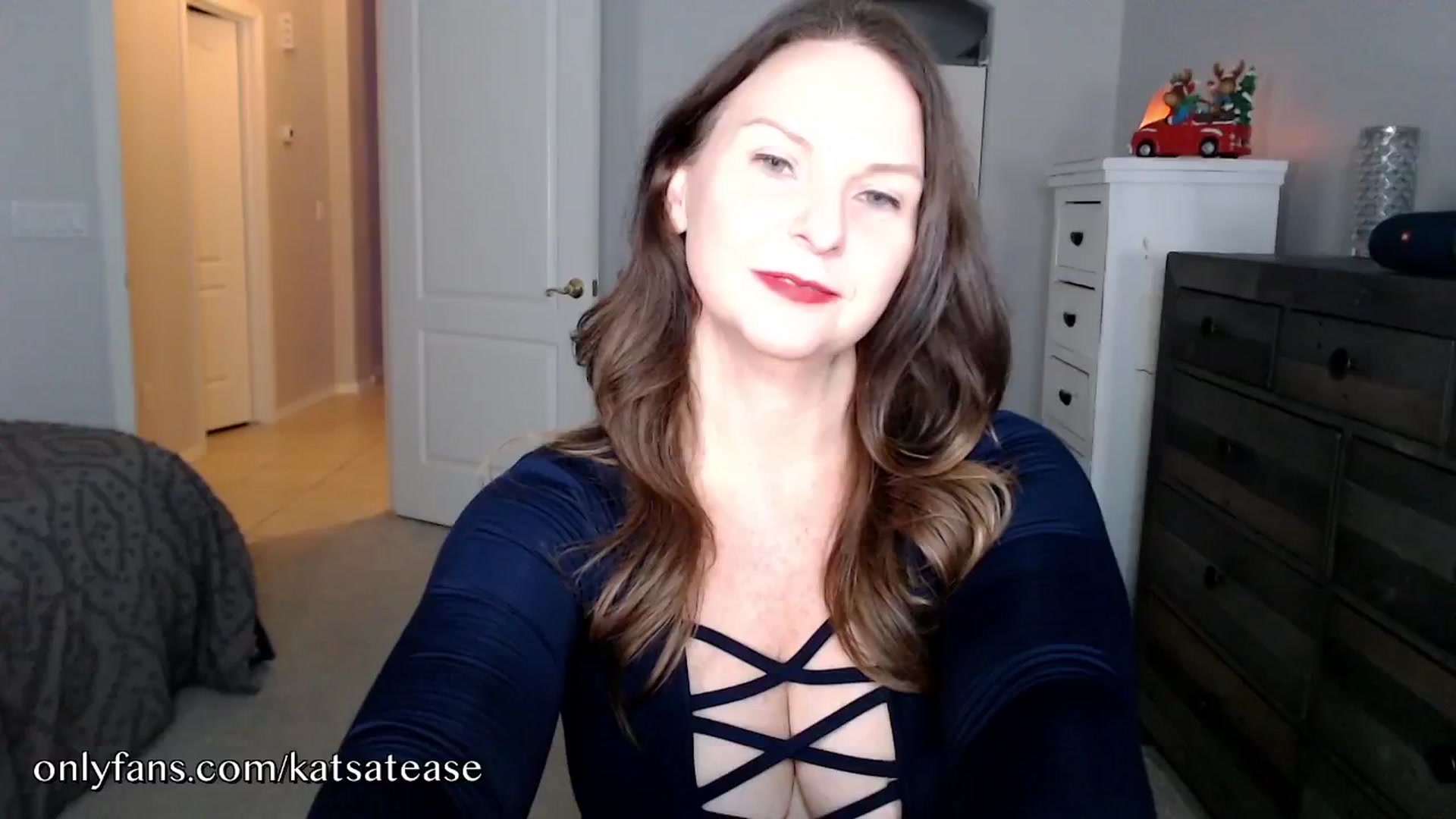 Gallery image thumbnail from KatsAtease's myfreecams stream on, 12/28/2024, 01:41 image 4 of 20