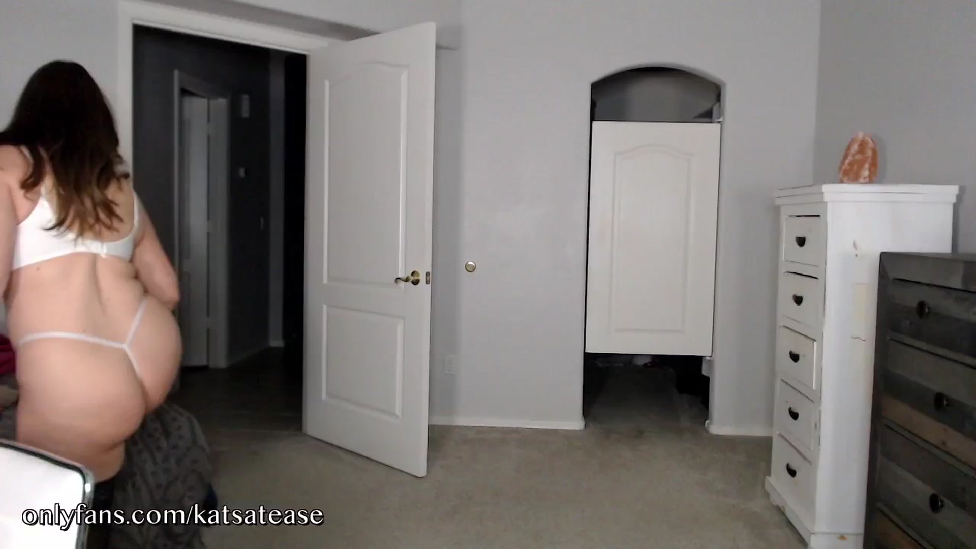 Gallery image thumbnail from KatsAtease's myfreecams stream on, 01/07/2025, 01:52 image 17 of 20