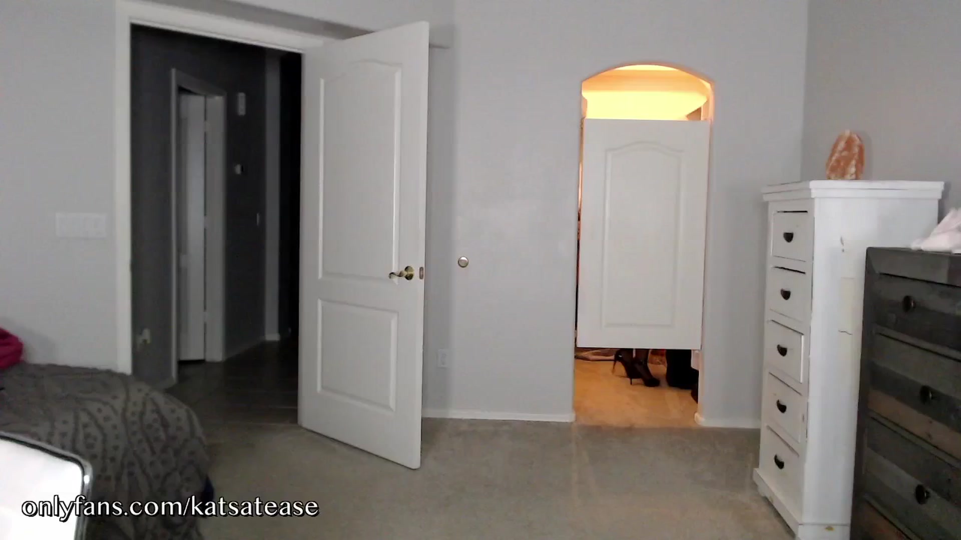 Gallery image thumbnail from KatsAtease's myfreecams stream on, 01/07/2025, 01:52 image 16 of 20