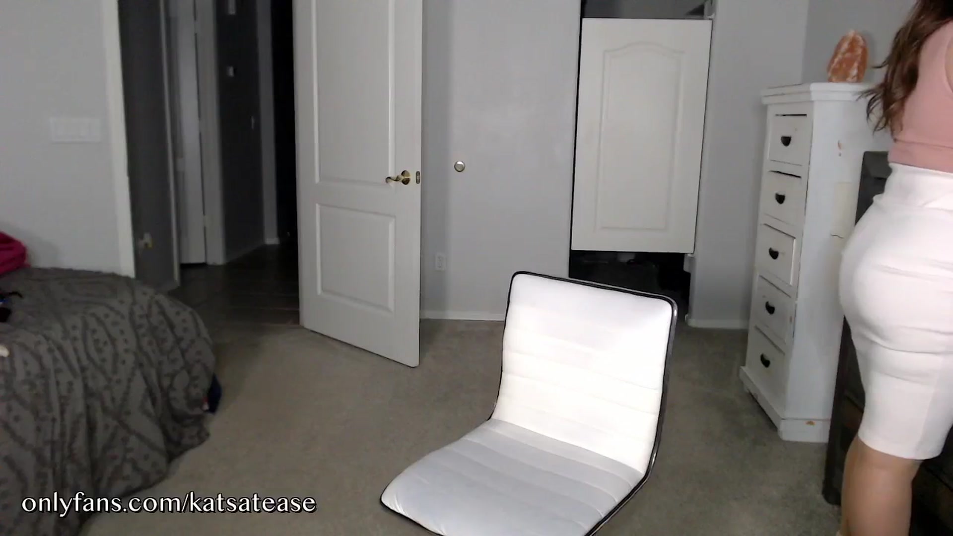 Gallery image thumbnail from KatsAtease's myfreecams stream on, 01/07/2025, 01:52 image 19 of 20