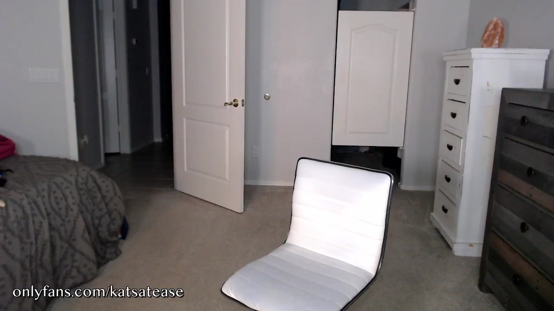 Gallery image thumbnail from KatsAtease's myfreecams stream on, 01/07/2025, 01:52 image 20 of 20