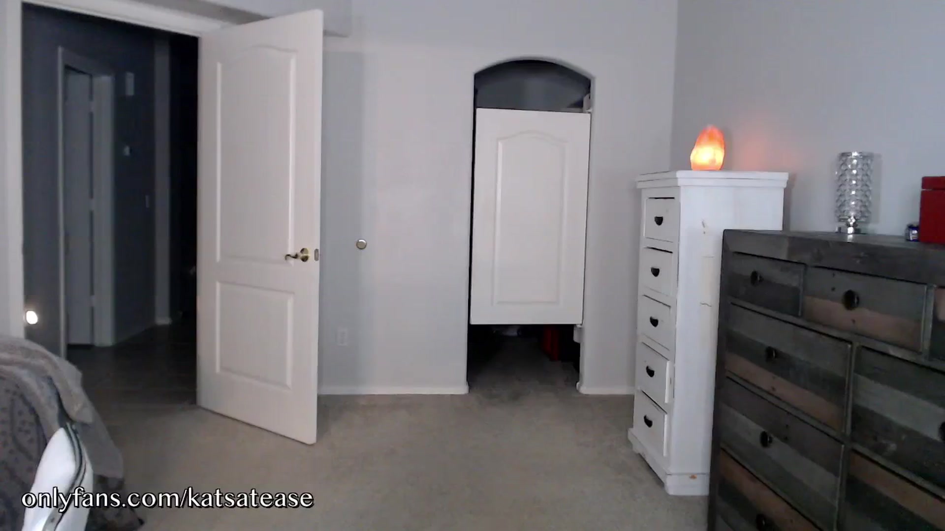 Gallery image thumbnail from KatsAtease's myfreecams stream on, 01/23/2025, 04:01 image 11 of 20