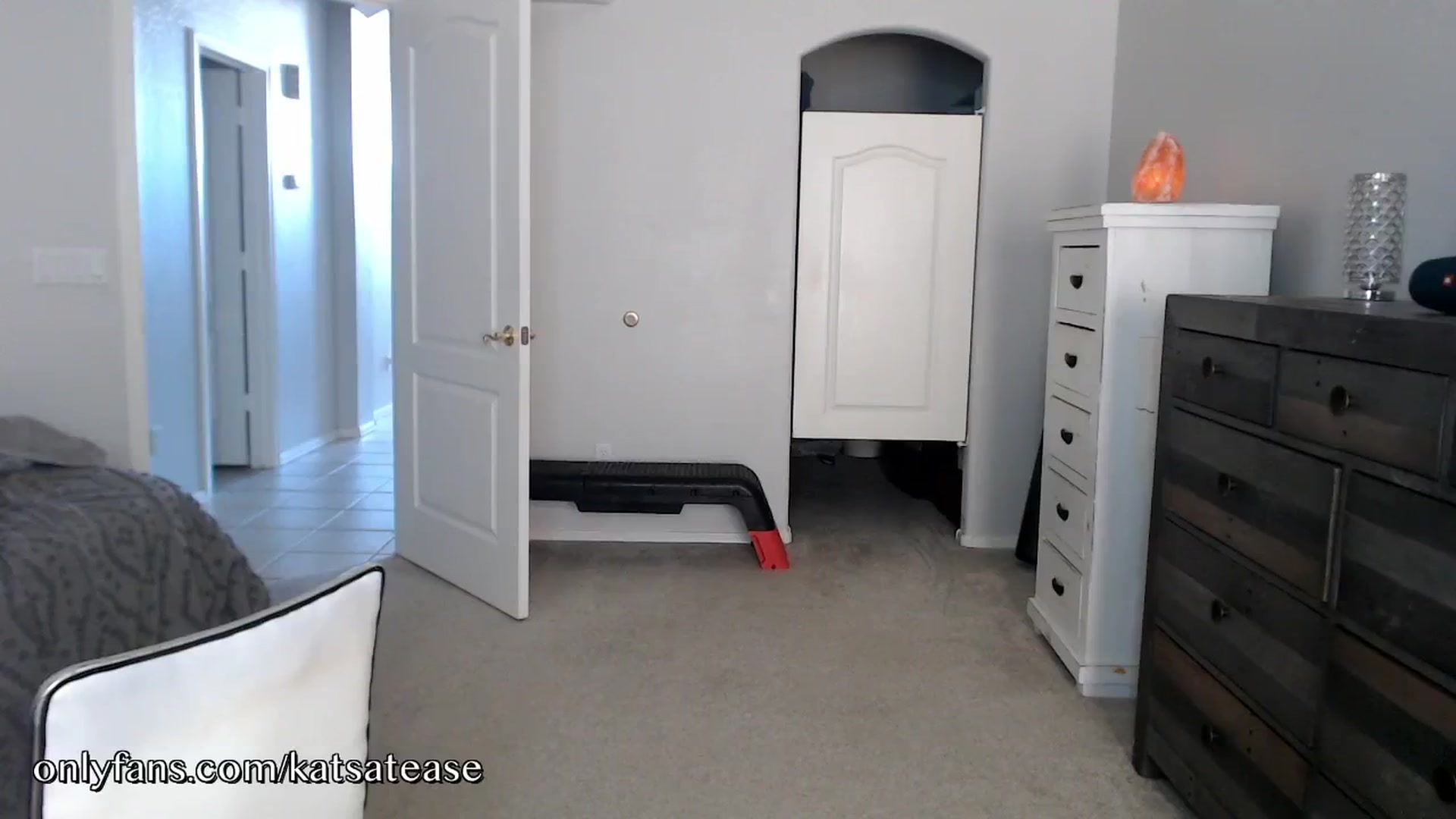 Gallery image thumbnail from KatsAtease's myfreecams stream on, 02/10/2025, 20:52 image 10 of 20