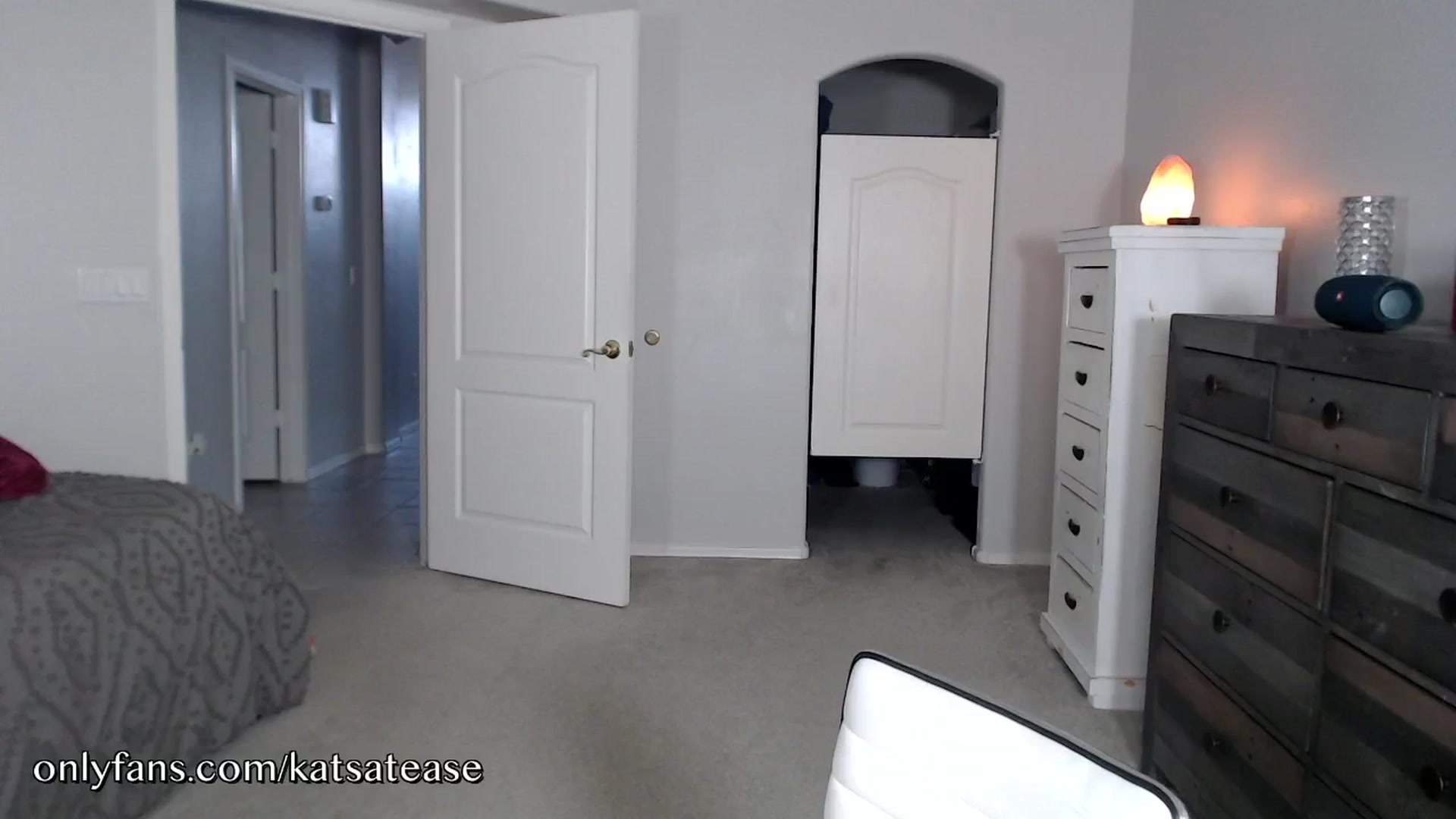 Gallery image thumbnail from KatsAtease's myfreecams stream on, 03/30/2025, 03:07 image 11 of 20