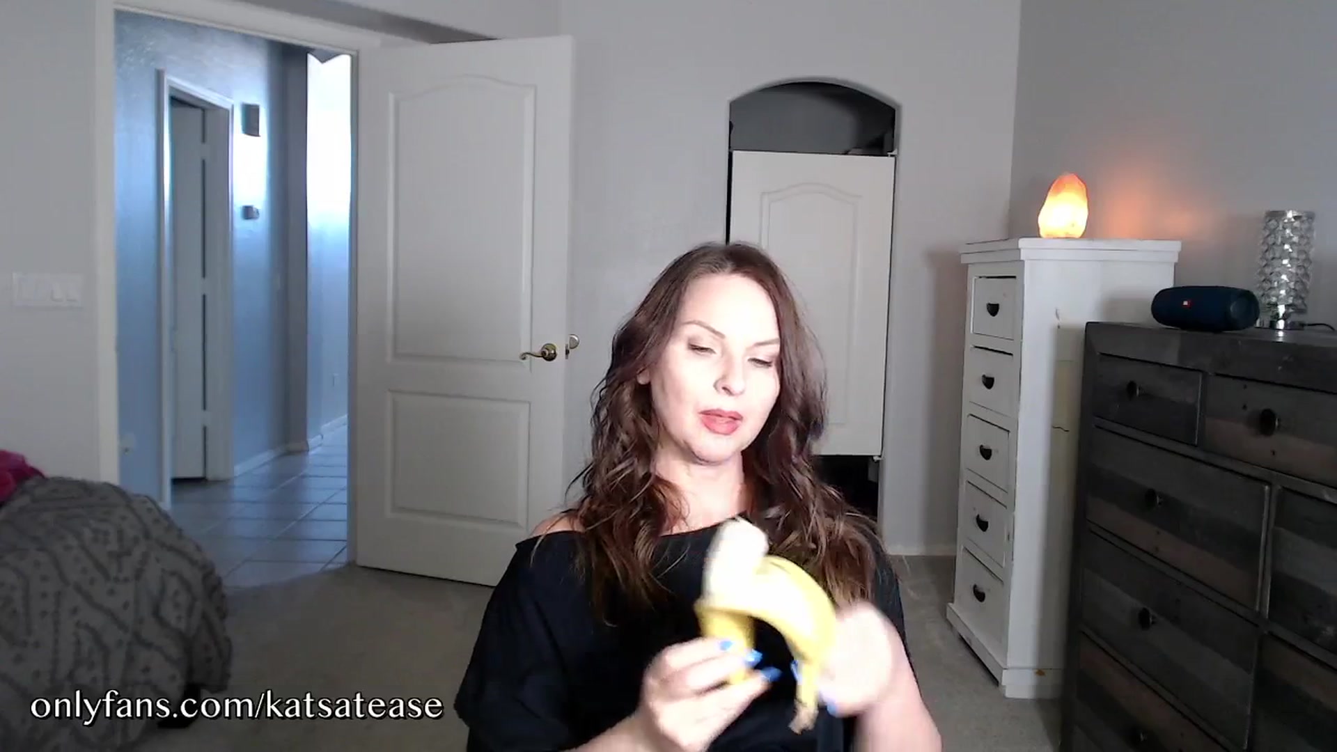 Gallery image thumbnail from KatsAtease's myfreecams stream on, 04/10/2025, 24:07 image 15 of 20