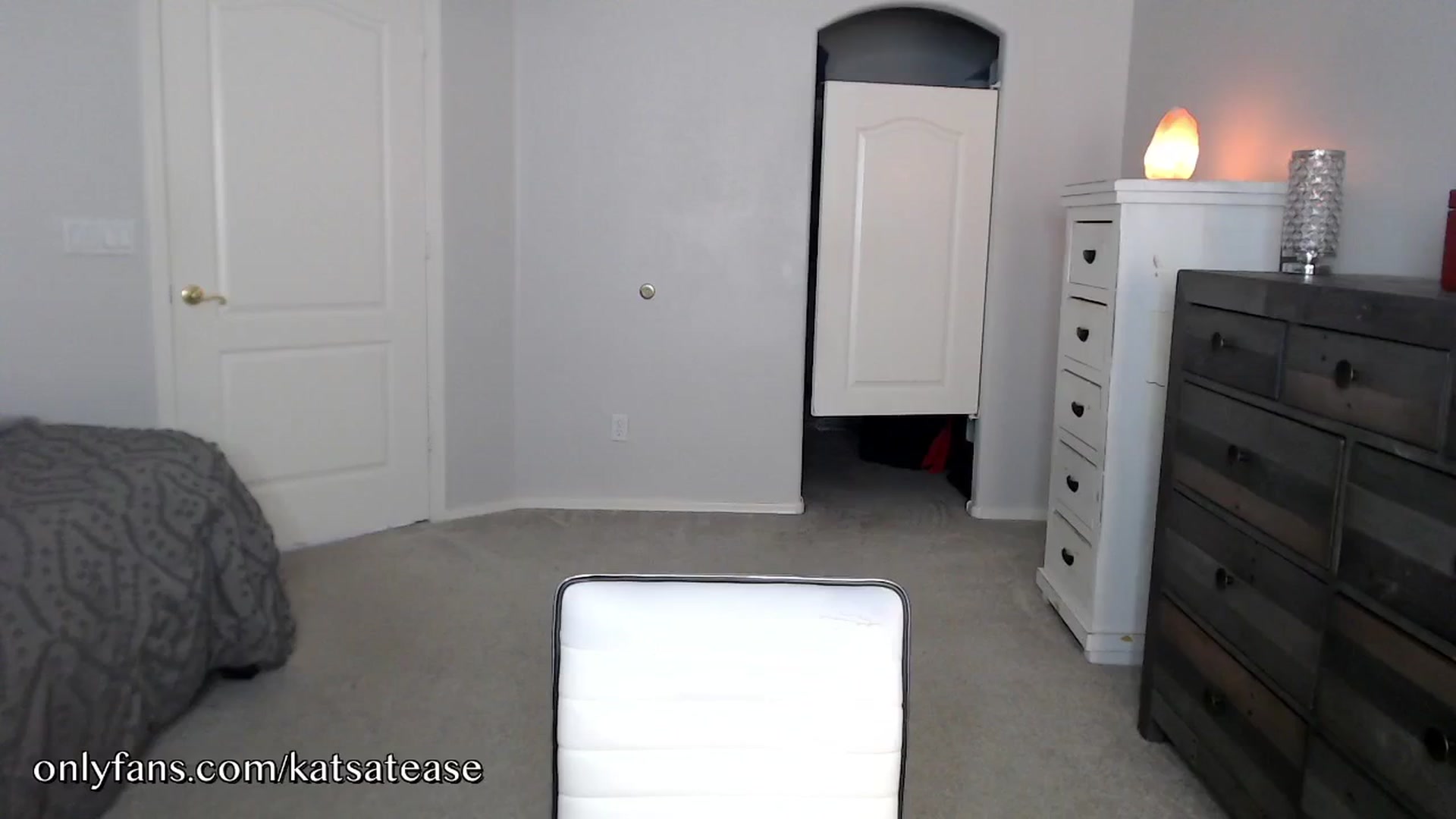Gallery image thumbnail from KatsAtease's myfreecams stream on, 04/14/2025, 21:23 image 7 of 20